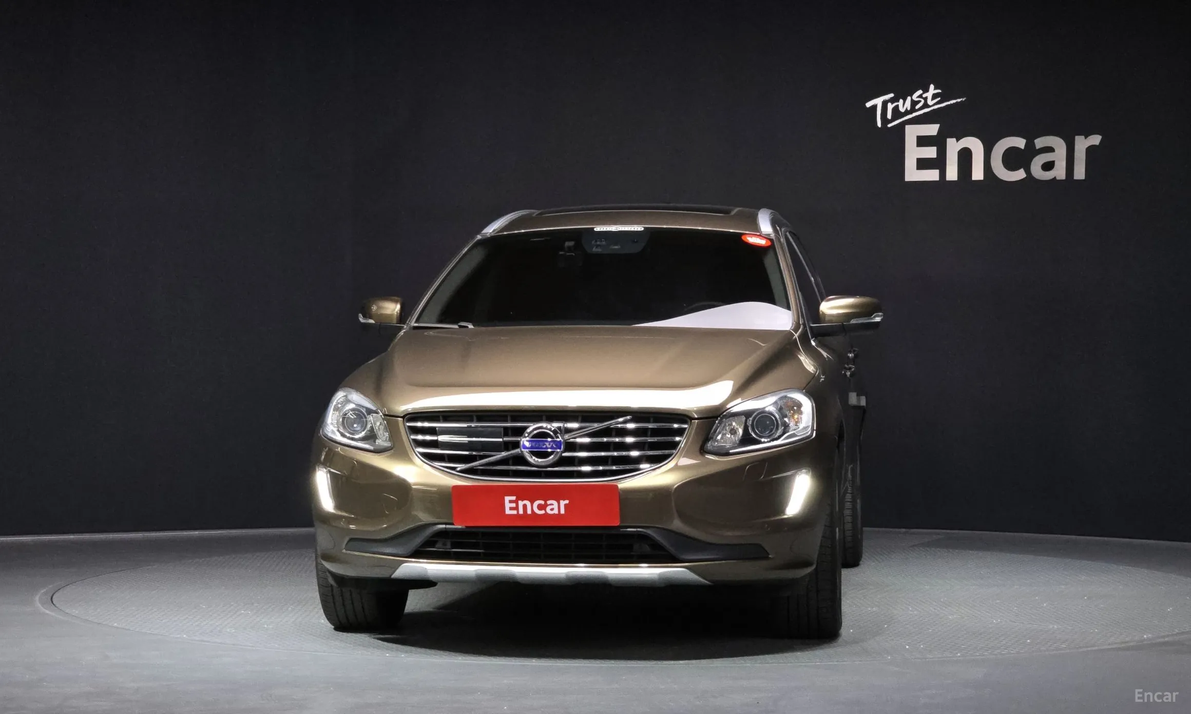 Volvo XC60 превью 3