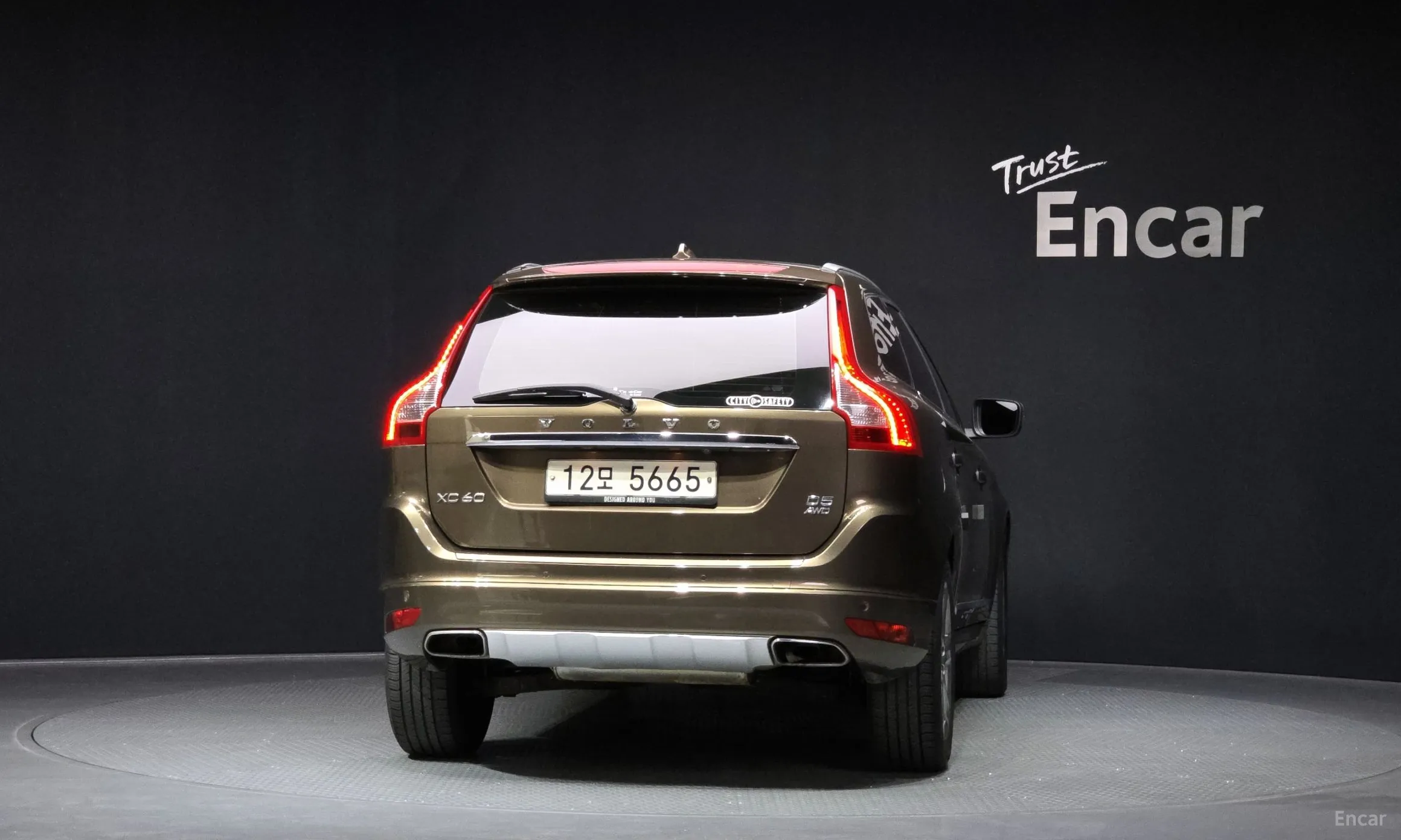Volvo XC60 превью 4