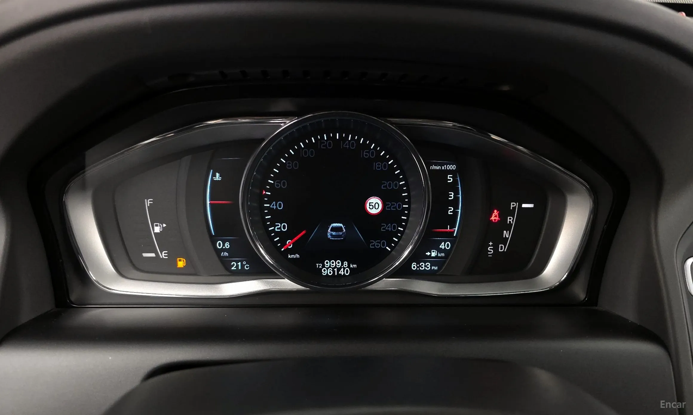 Volvo XC60 превью 8