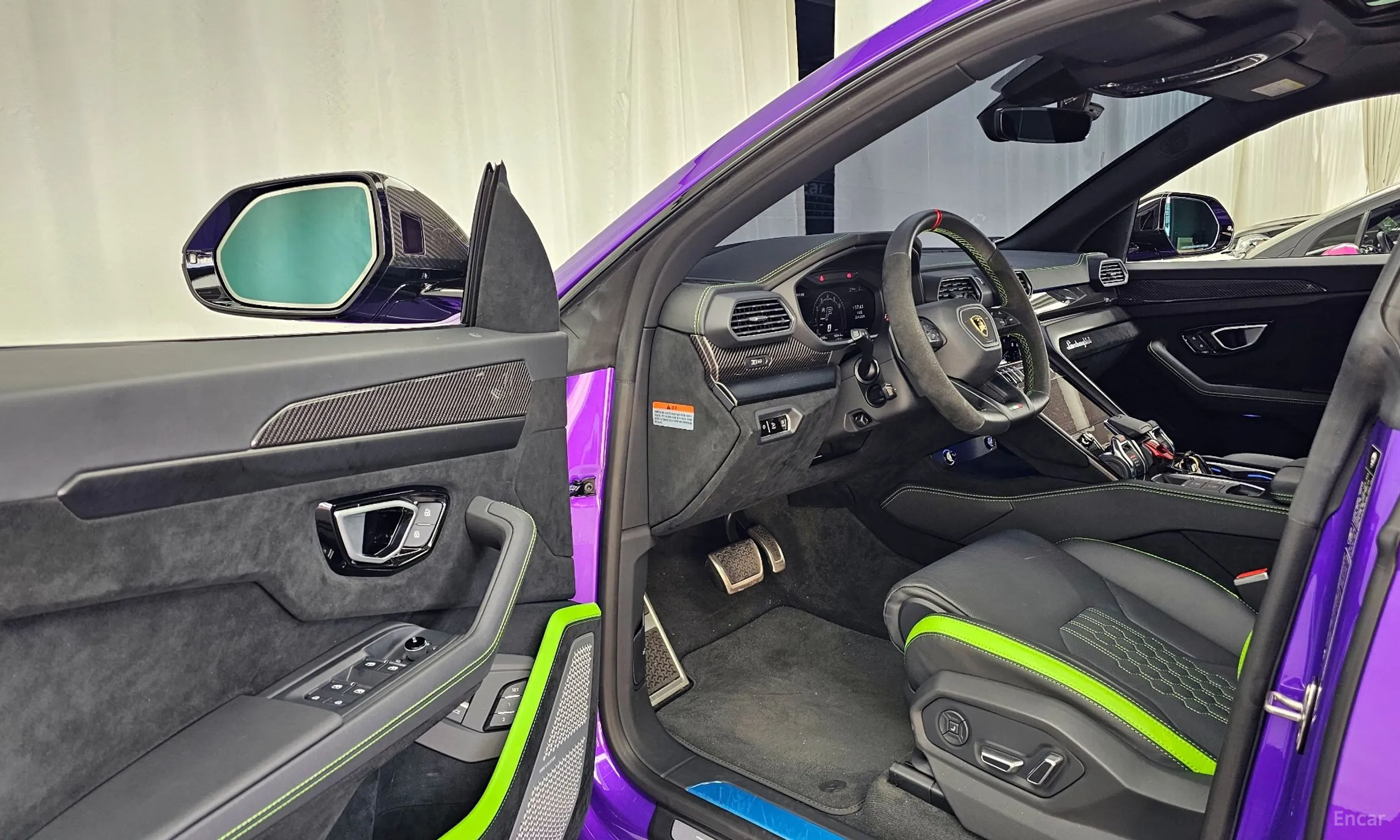 Lamborghini Urus превью 10
