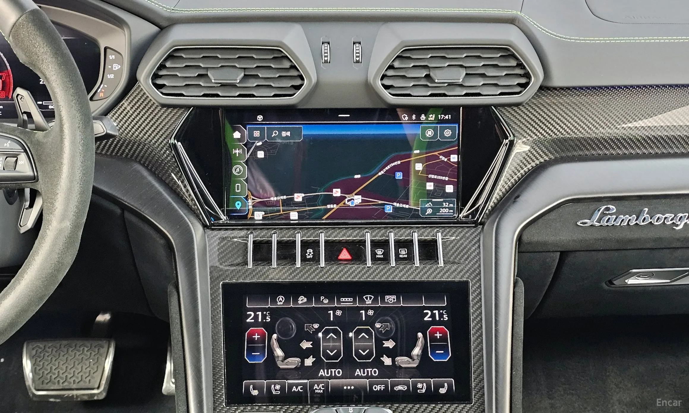 Lamborghini Urus превью 14