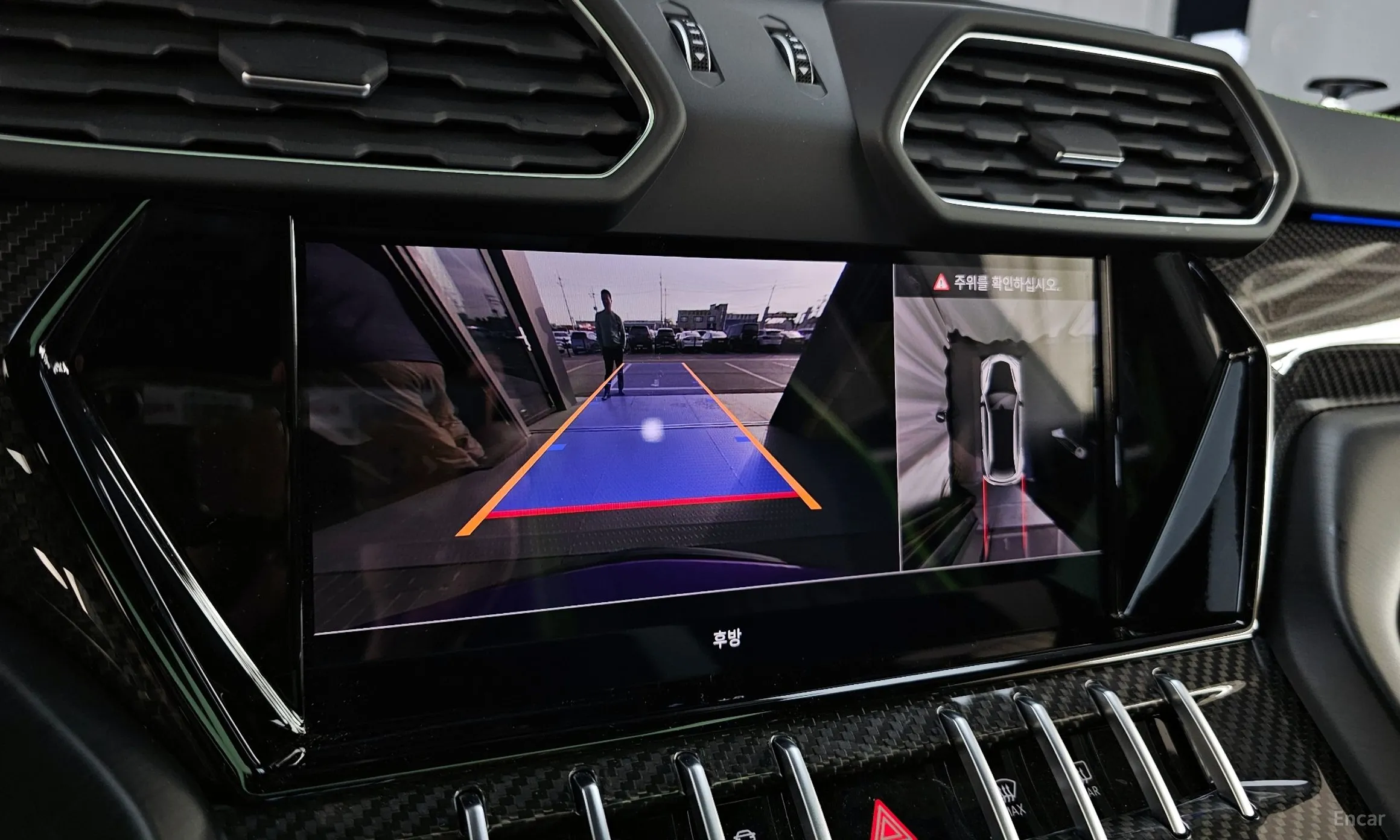 Lamborghini Urus превью 15