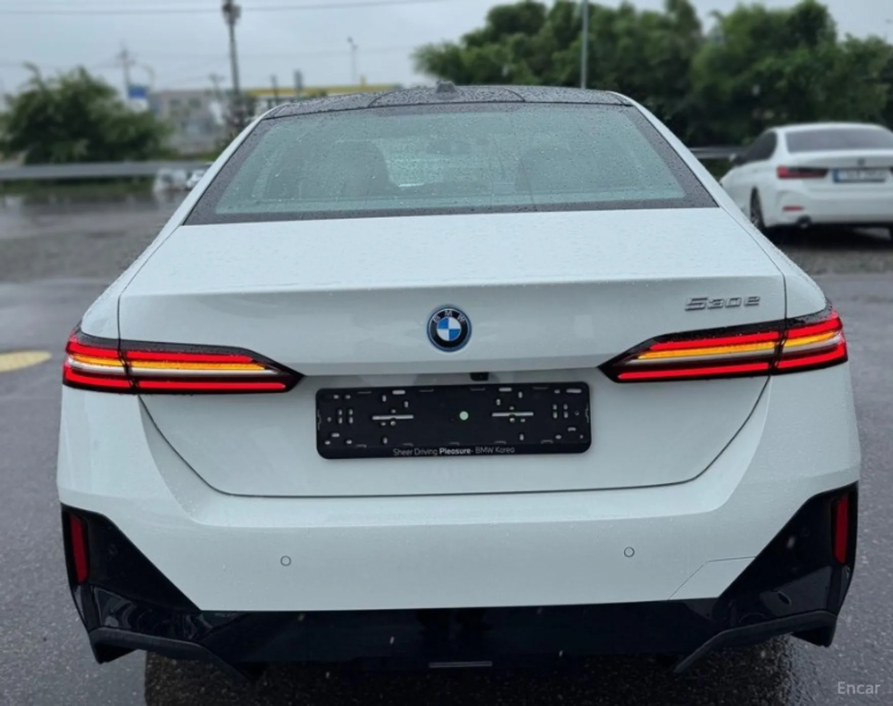 BMW 5 Series (G60) превью 2