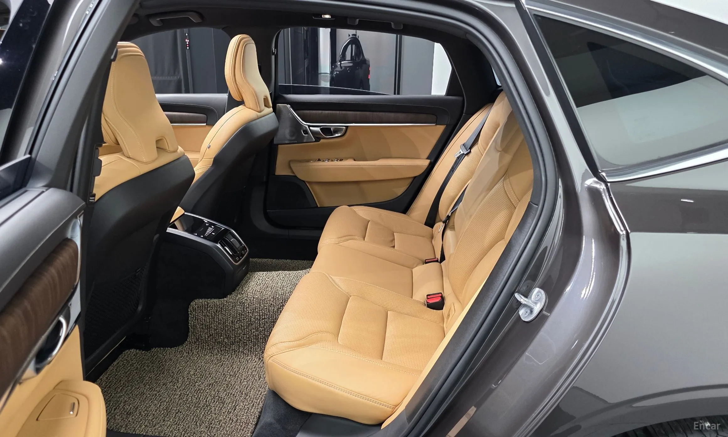 Volvo S90 превью 12