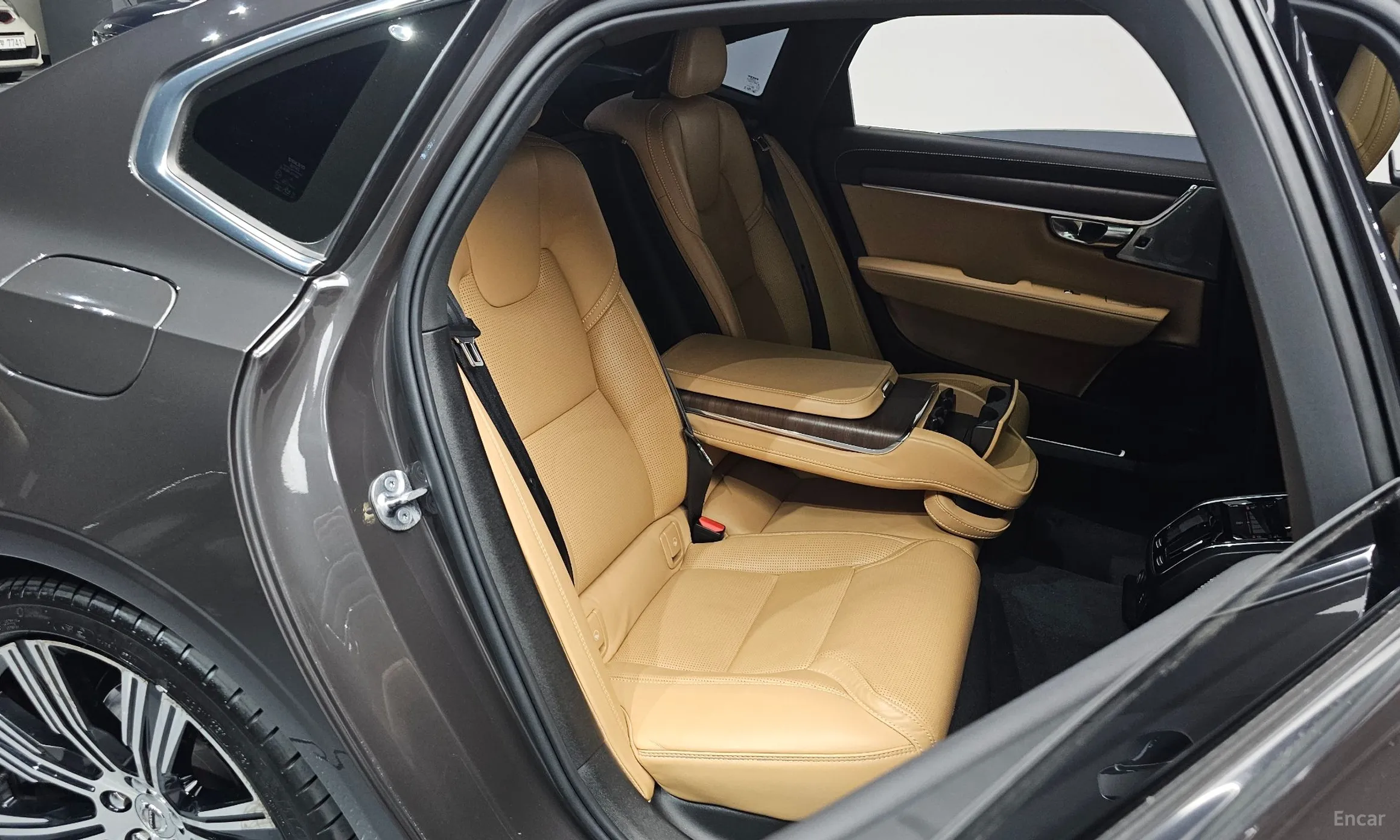 Volvo S90 превью 12