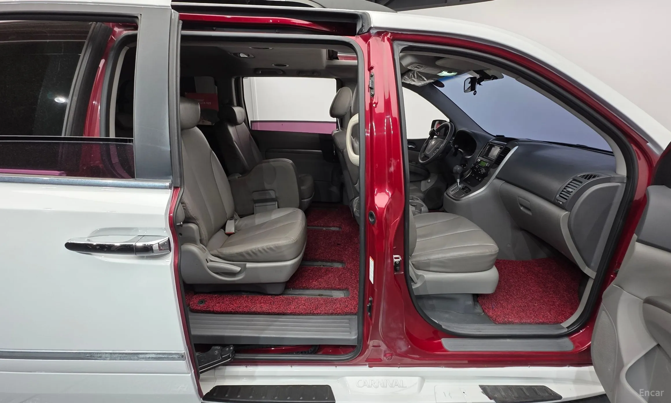 Kia Carnival R превью 19