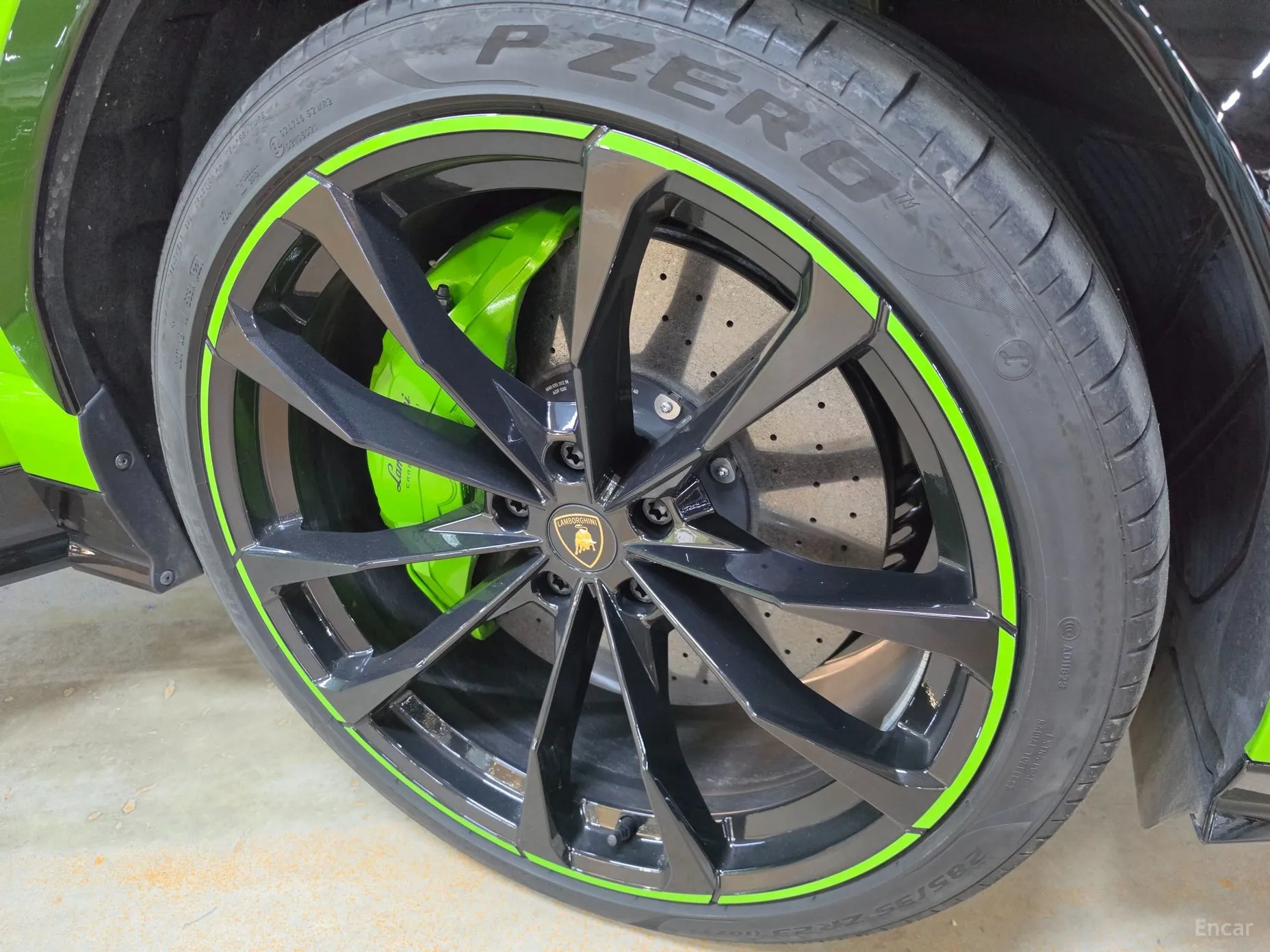 Lamborghini Urus превью 5