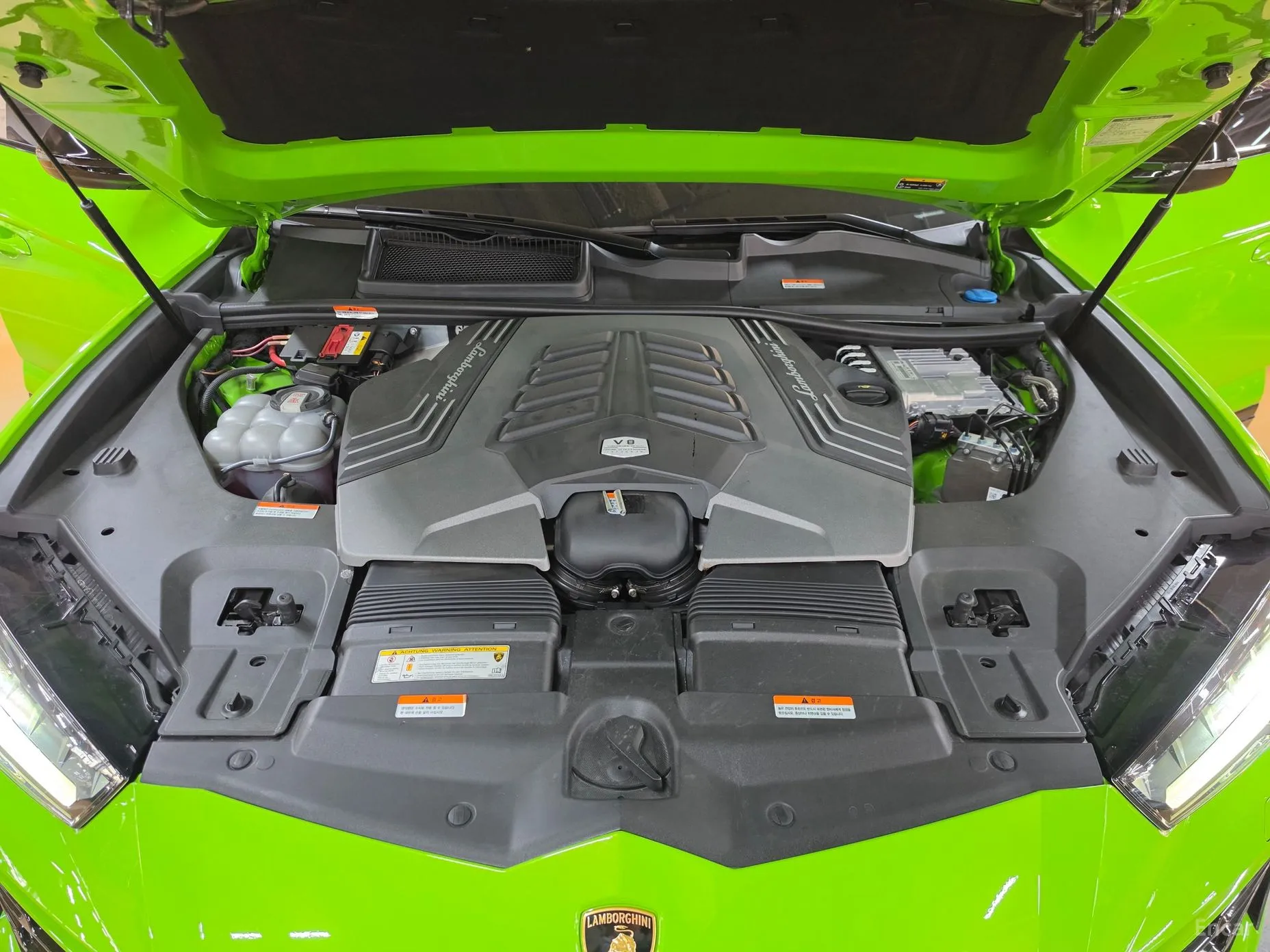 Lamborghini Urus превью 6