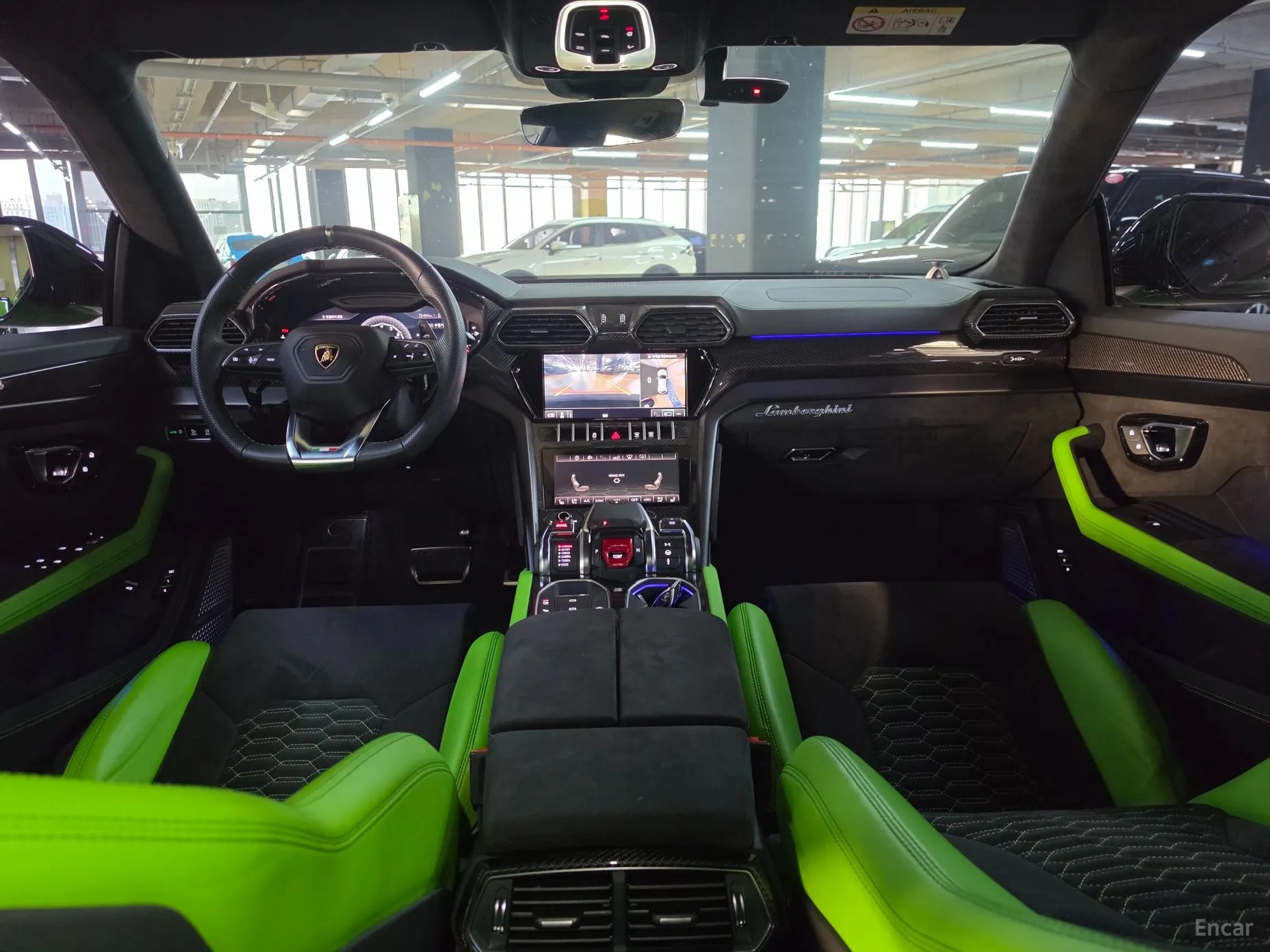 Lamborghini Urus превью 7
