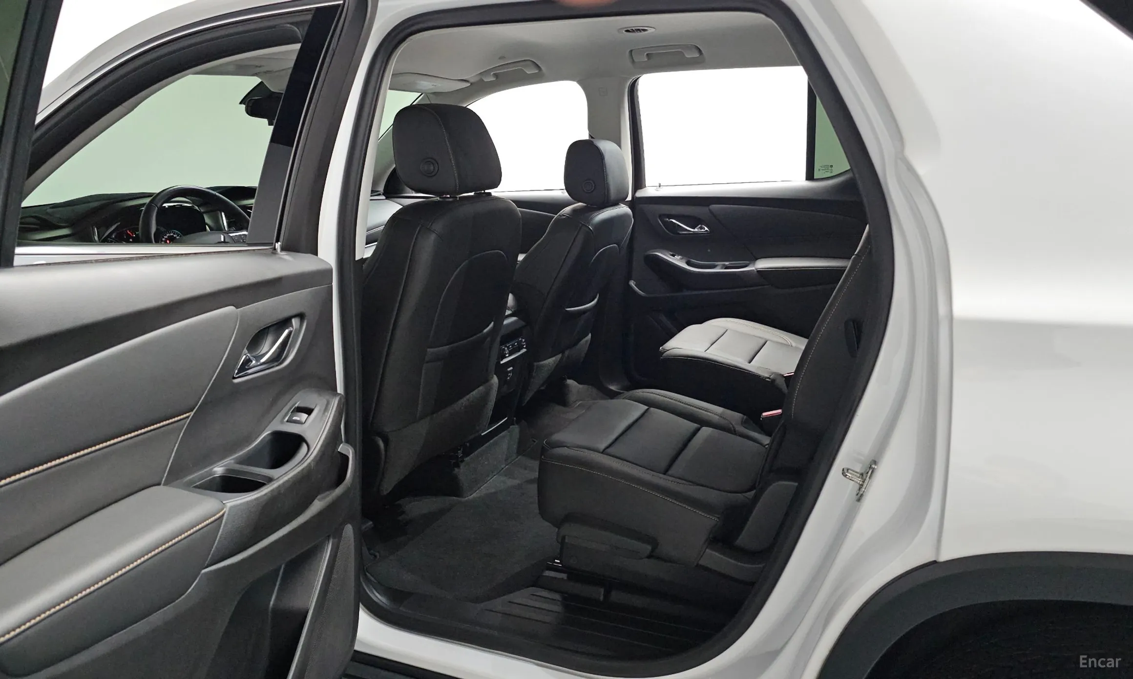 Chevrolet (GM Daewoo) Traverse превью 12