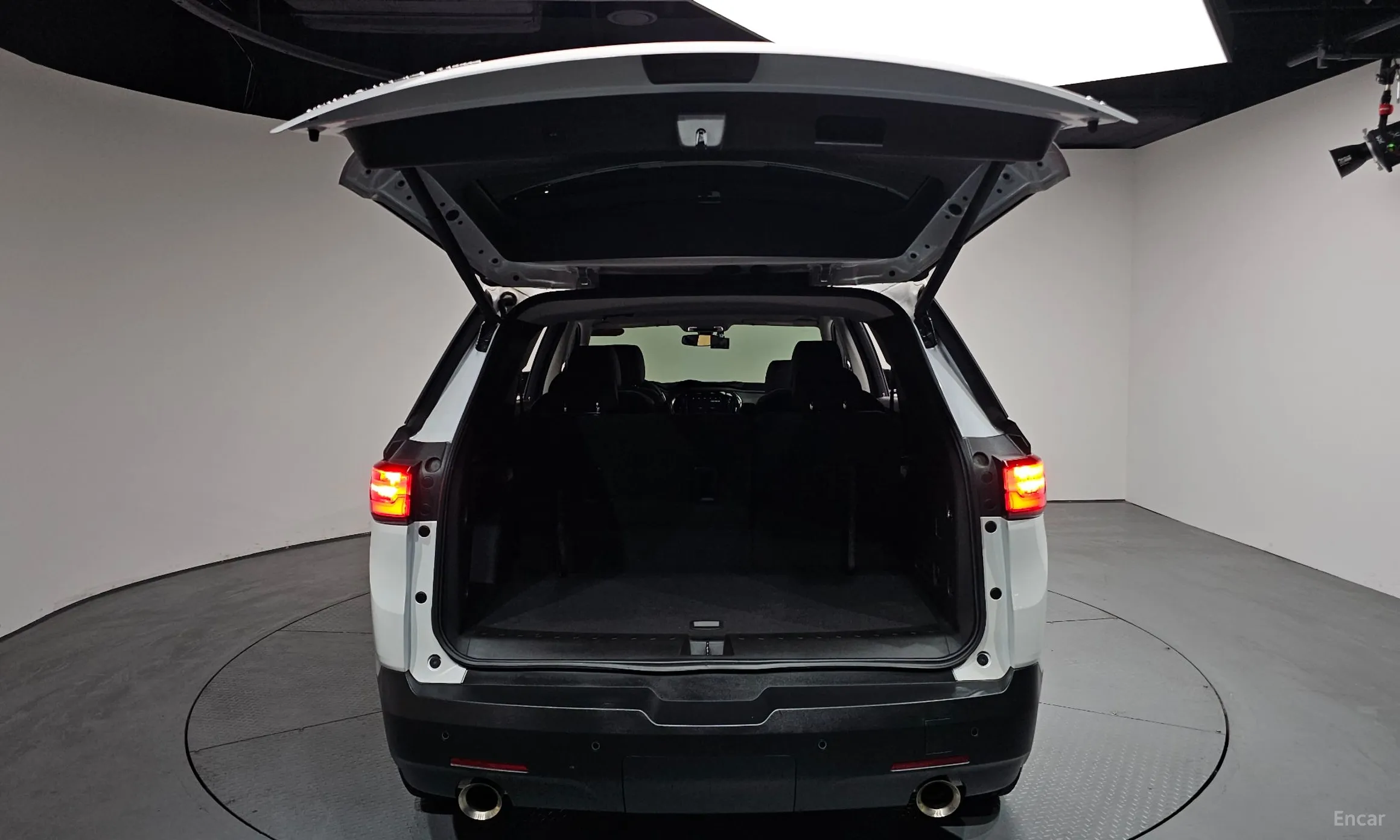 Chevrolet (GM Daewoo) Traverse превью 17