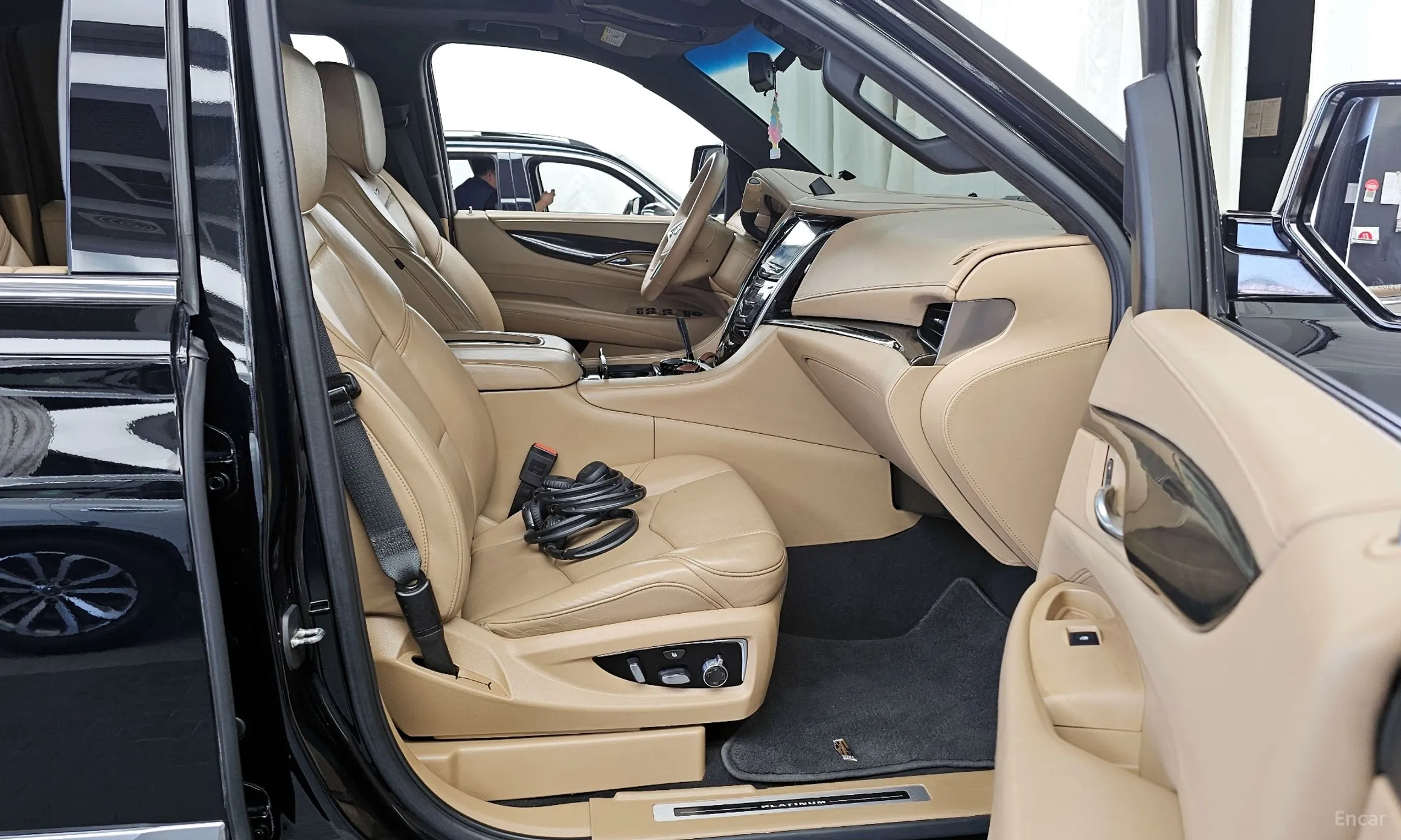 Cadillac Escalade превью 11