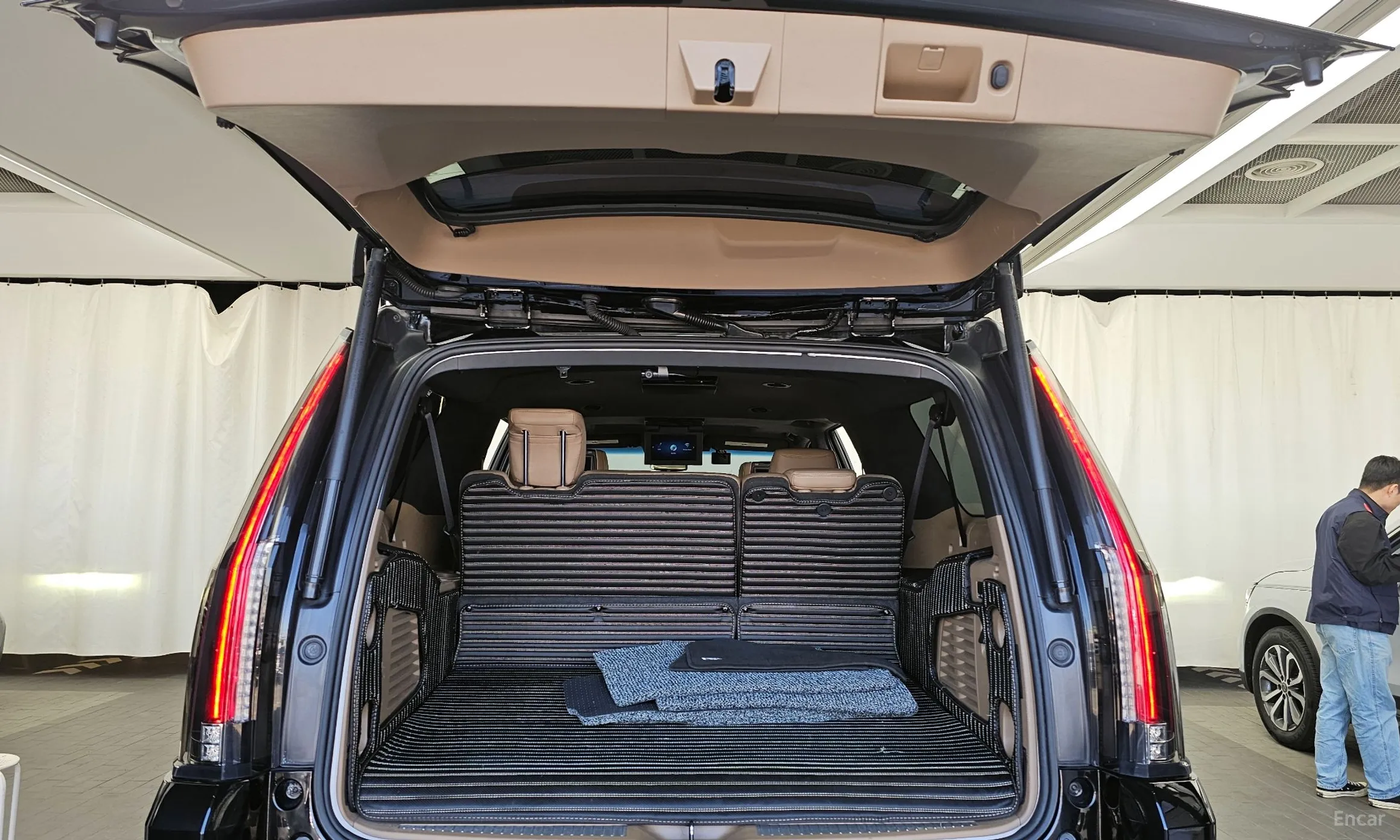 Cadillac Escalade превью 20