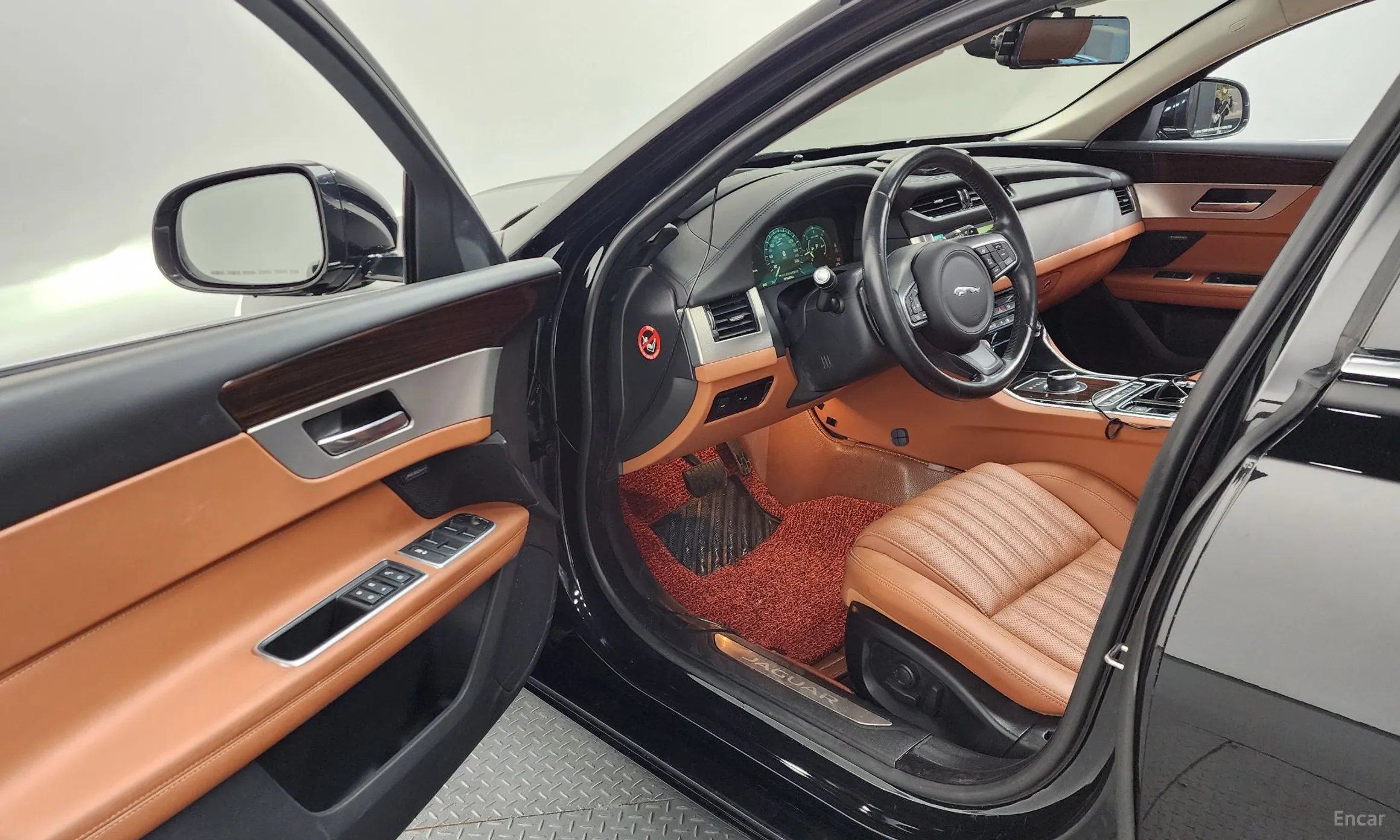 Jaguar XF (x260) превью 10