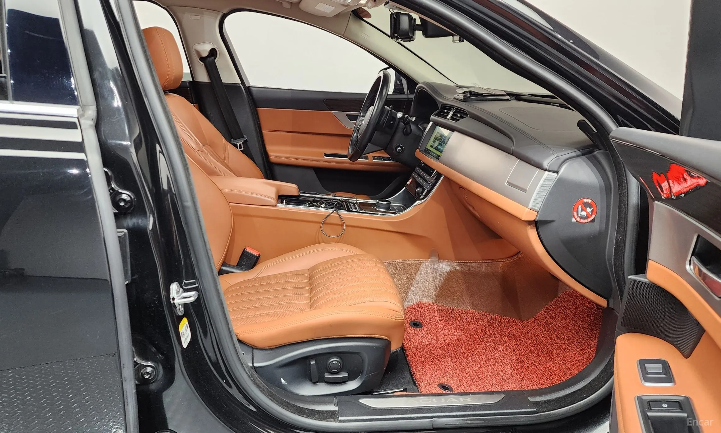 Jaguar XF (x260) превью 11