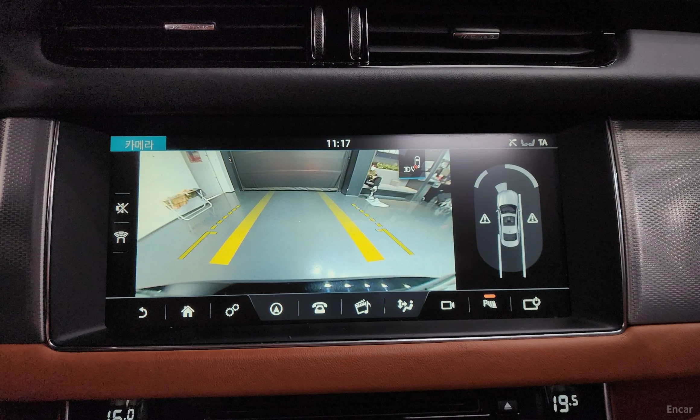 Jaguar XF (x260) превью 14