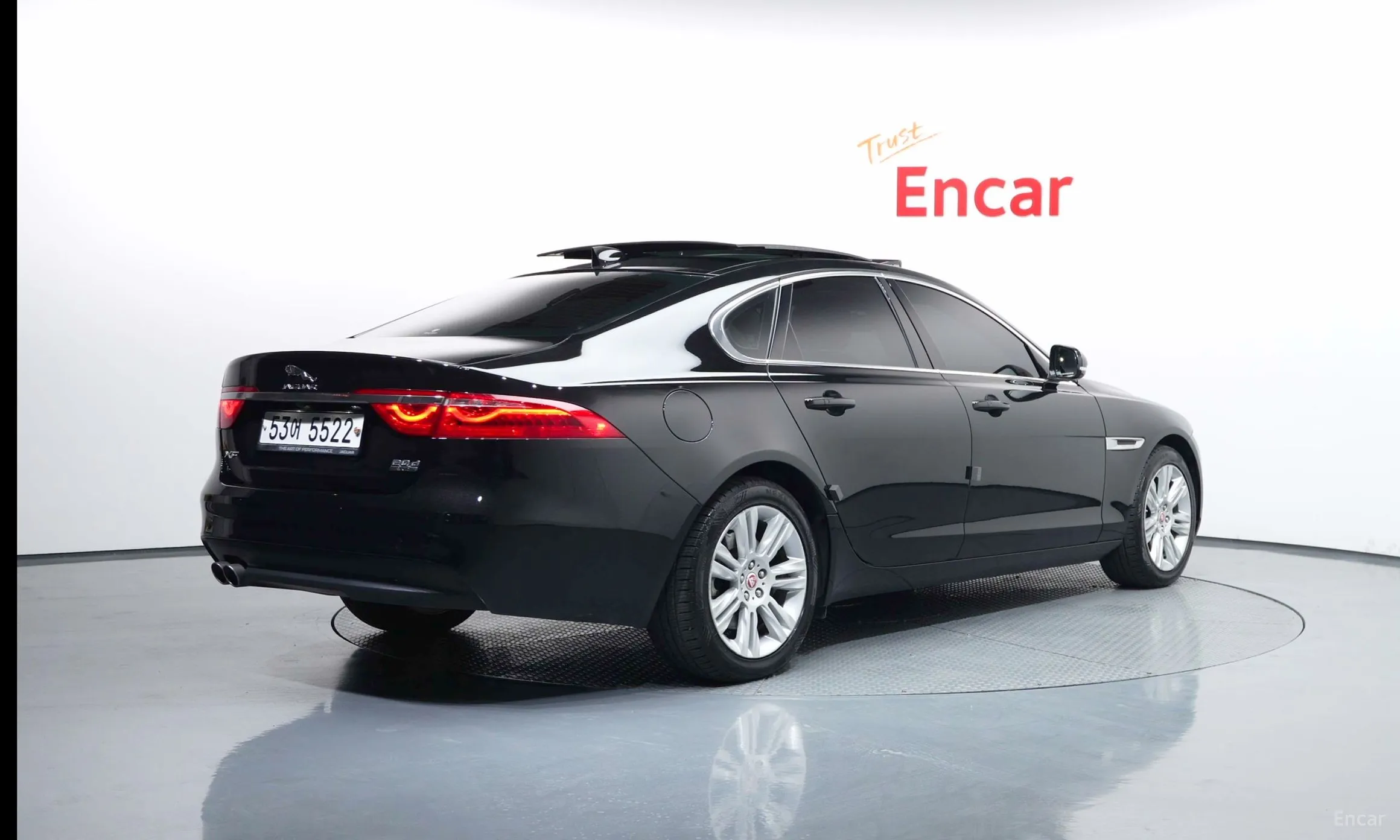 Jaguar XF (x260)