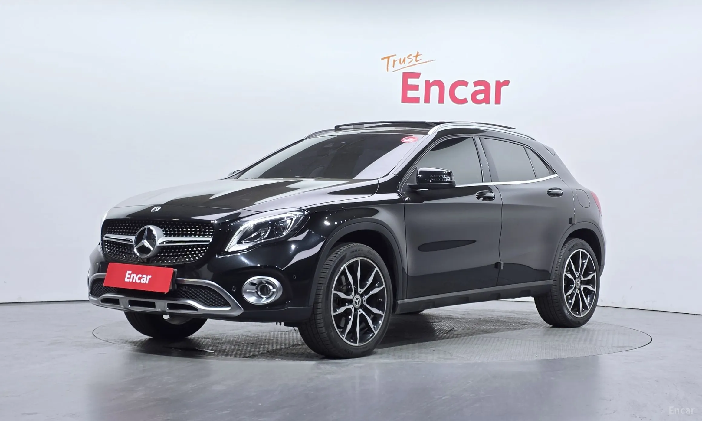 Mercedes Benz GLA-Class X156