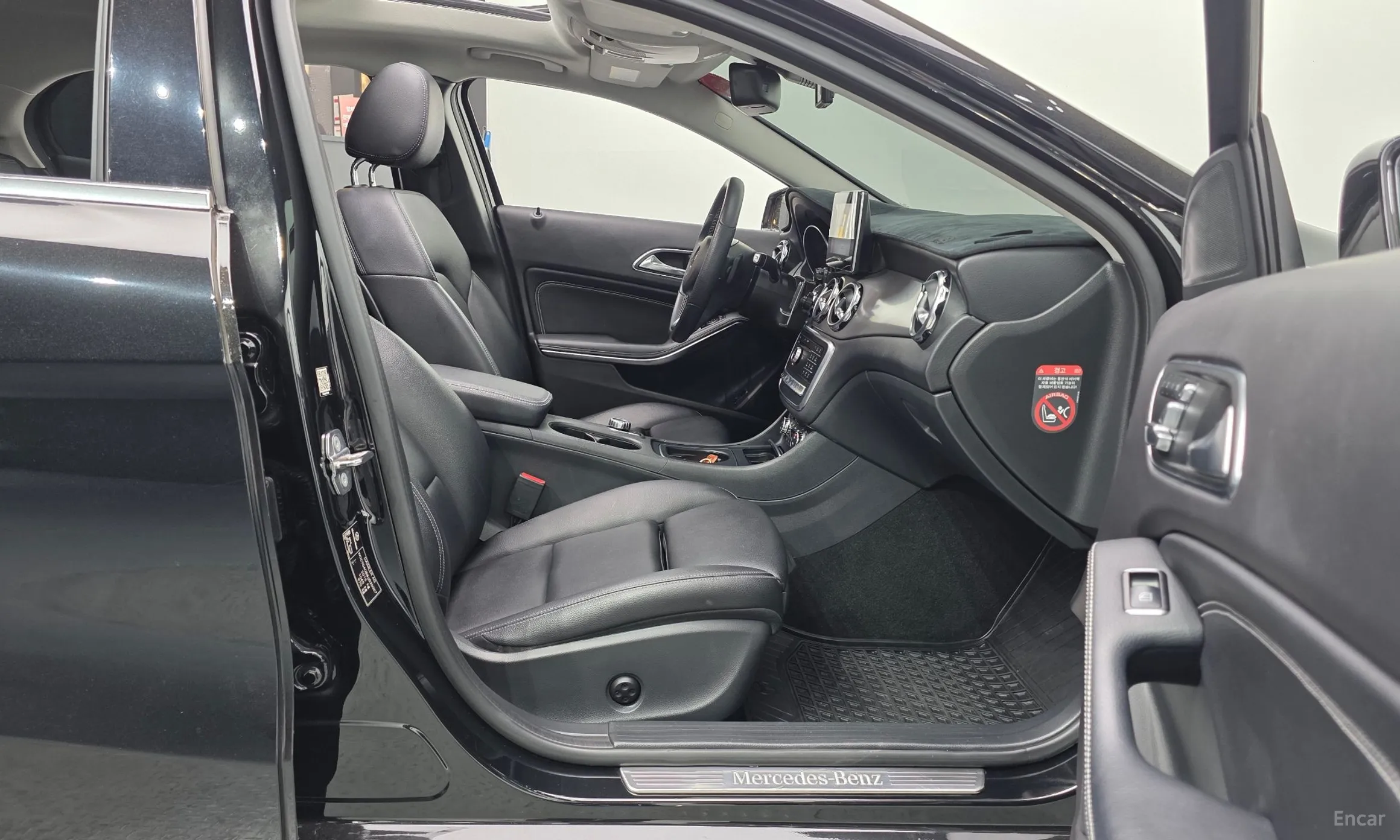 Mercedes Benz GLA-Class X156 превью 11