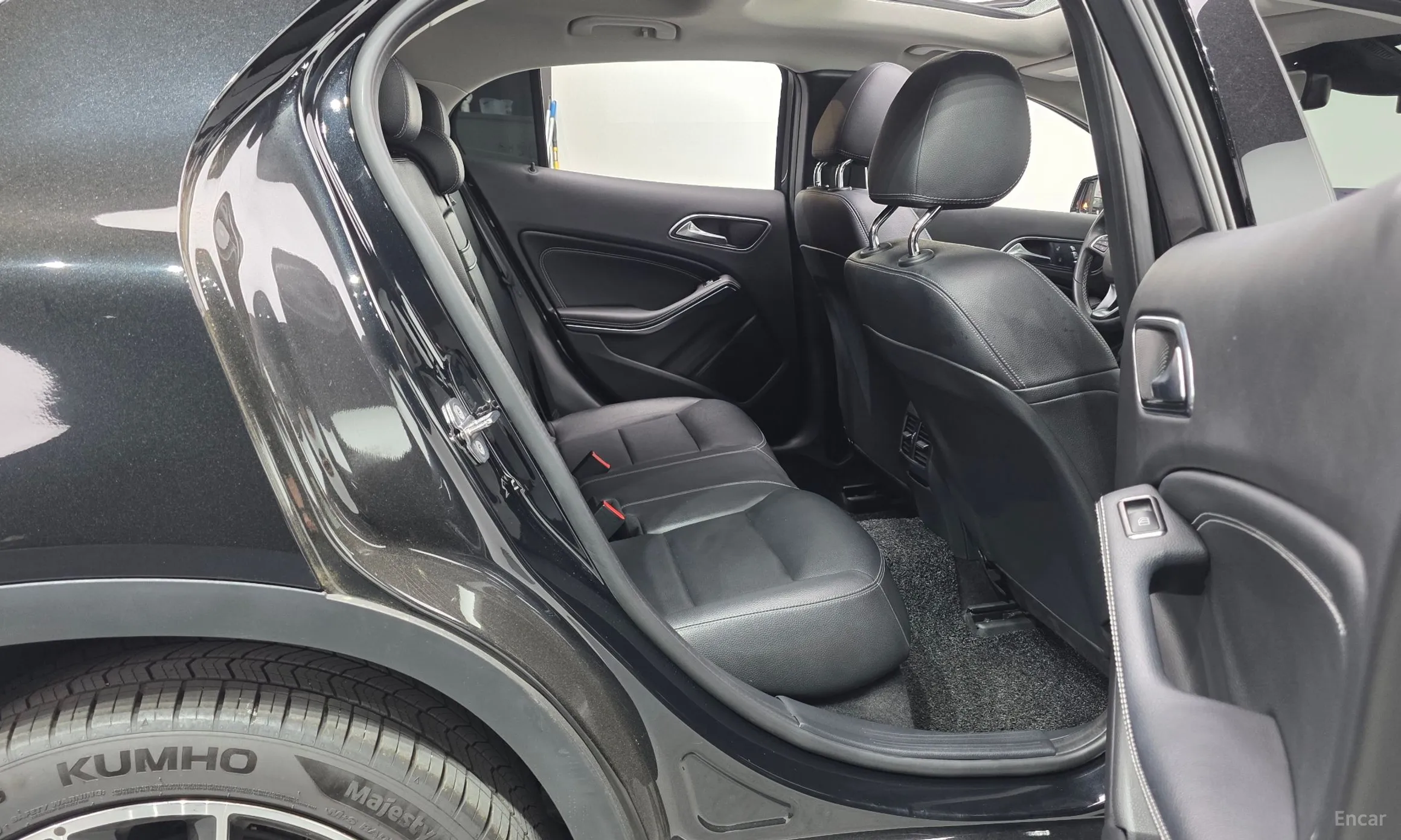 Mercedes Benz GLA-Class X156 превью 12