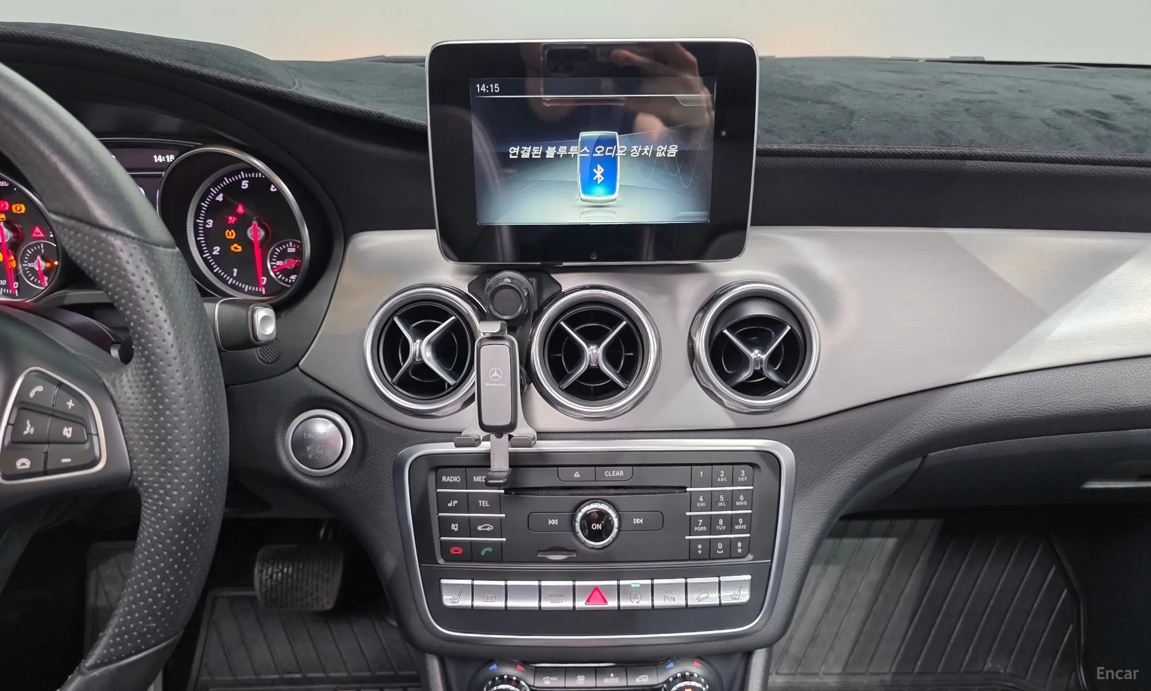 Mercedes Benz GLA-Class X156 превью 14