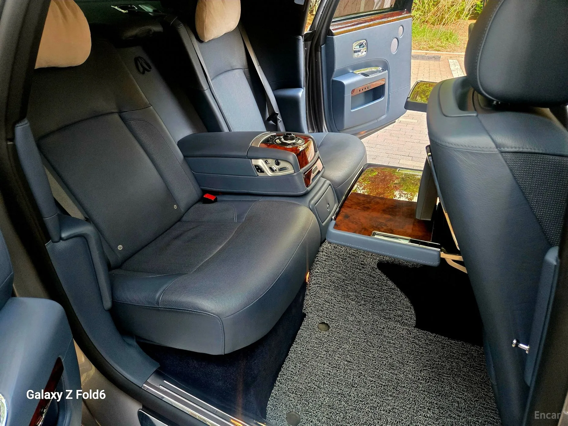 Rolls-Royce Ghost превью 12