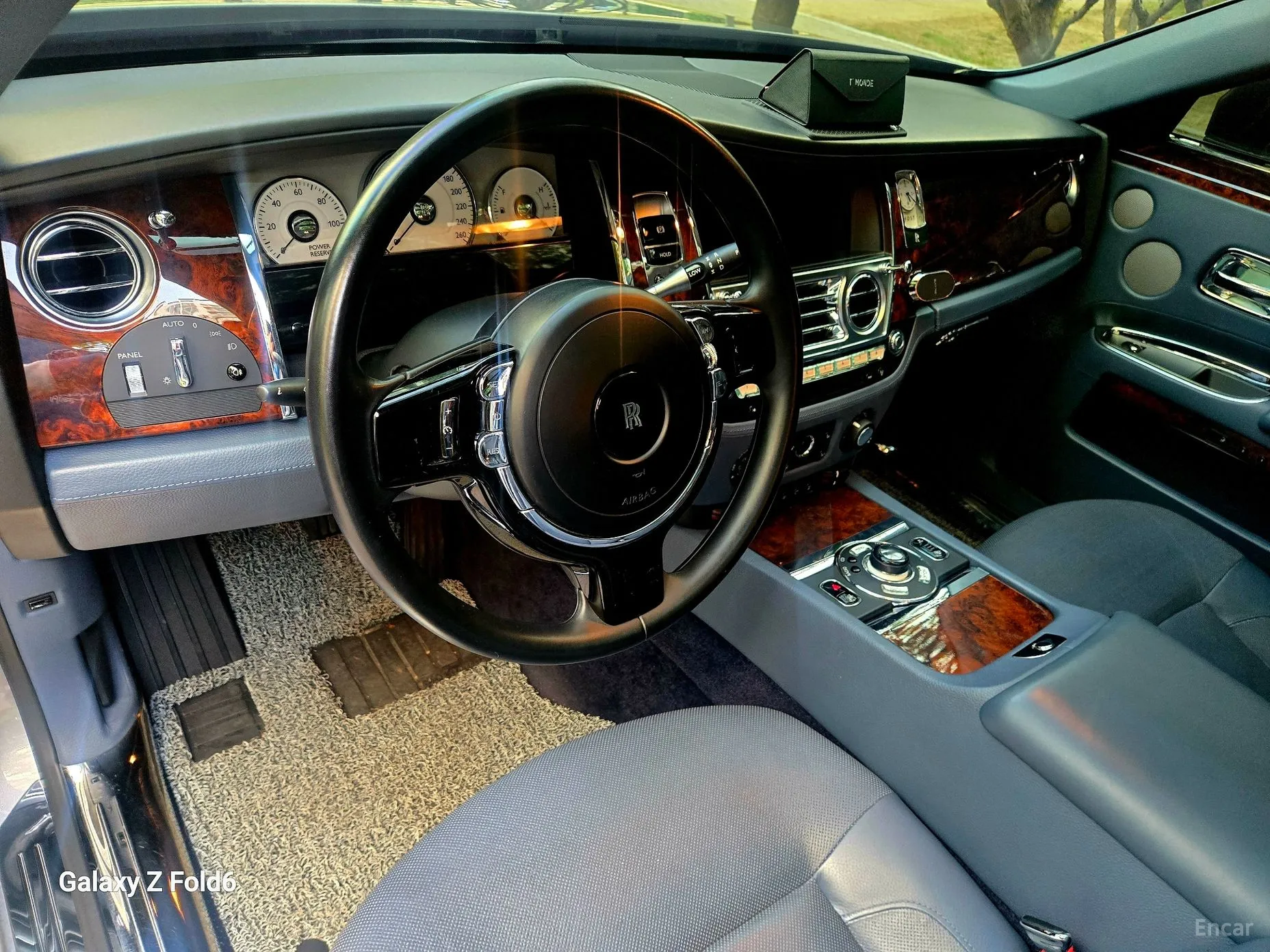 Rolls-Royce Ghost превью 9