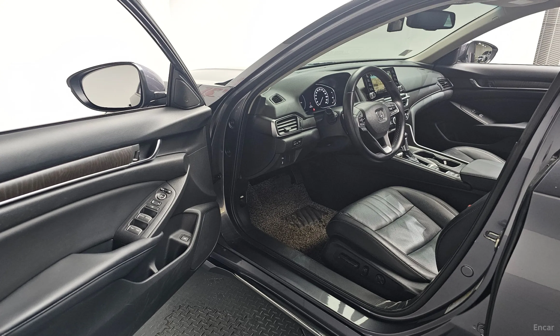 Honda Accord 10th Generation превью 10