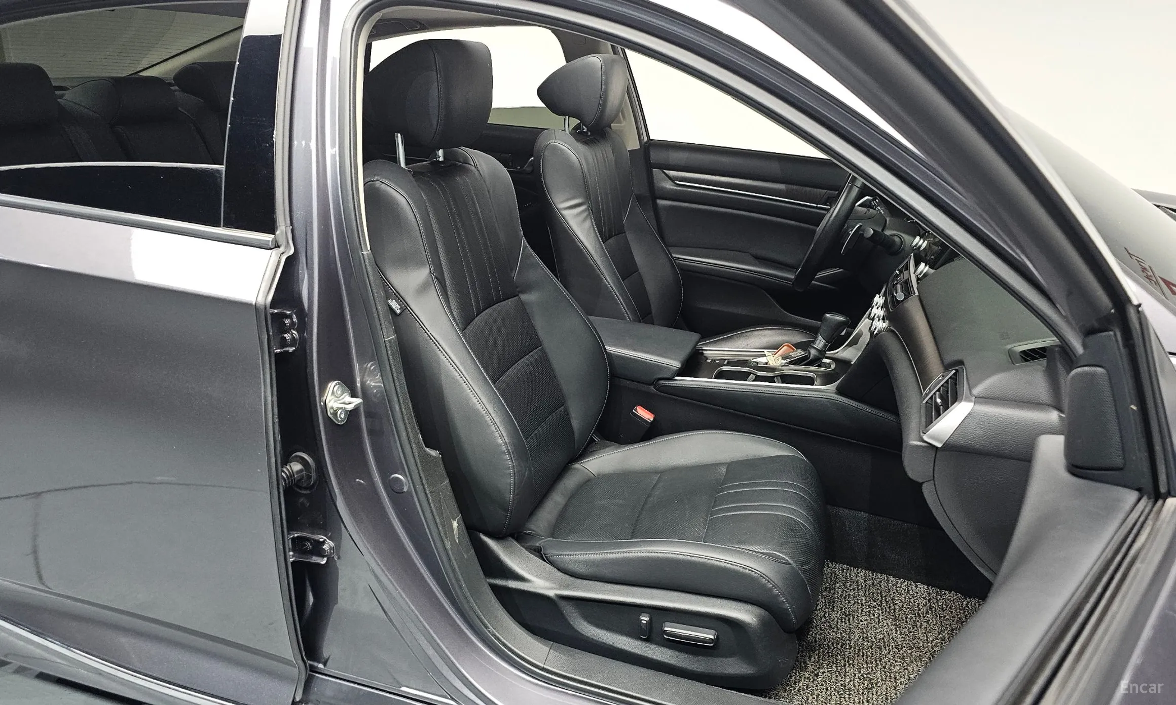 Honda Accord 10th Generation превью 12
