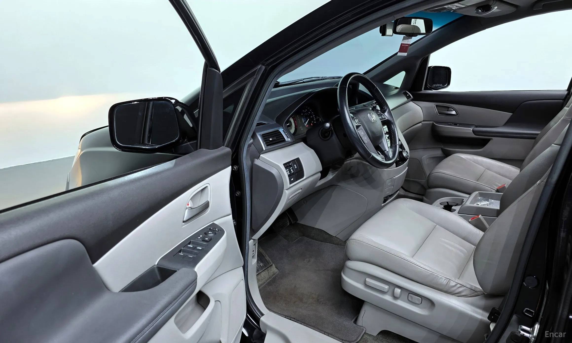 Honda Odyssey превью 10