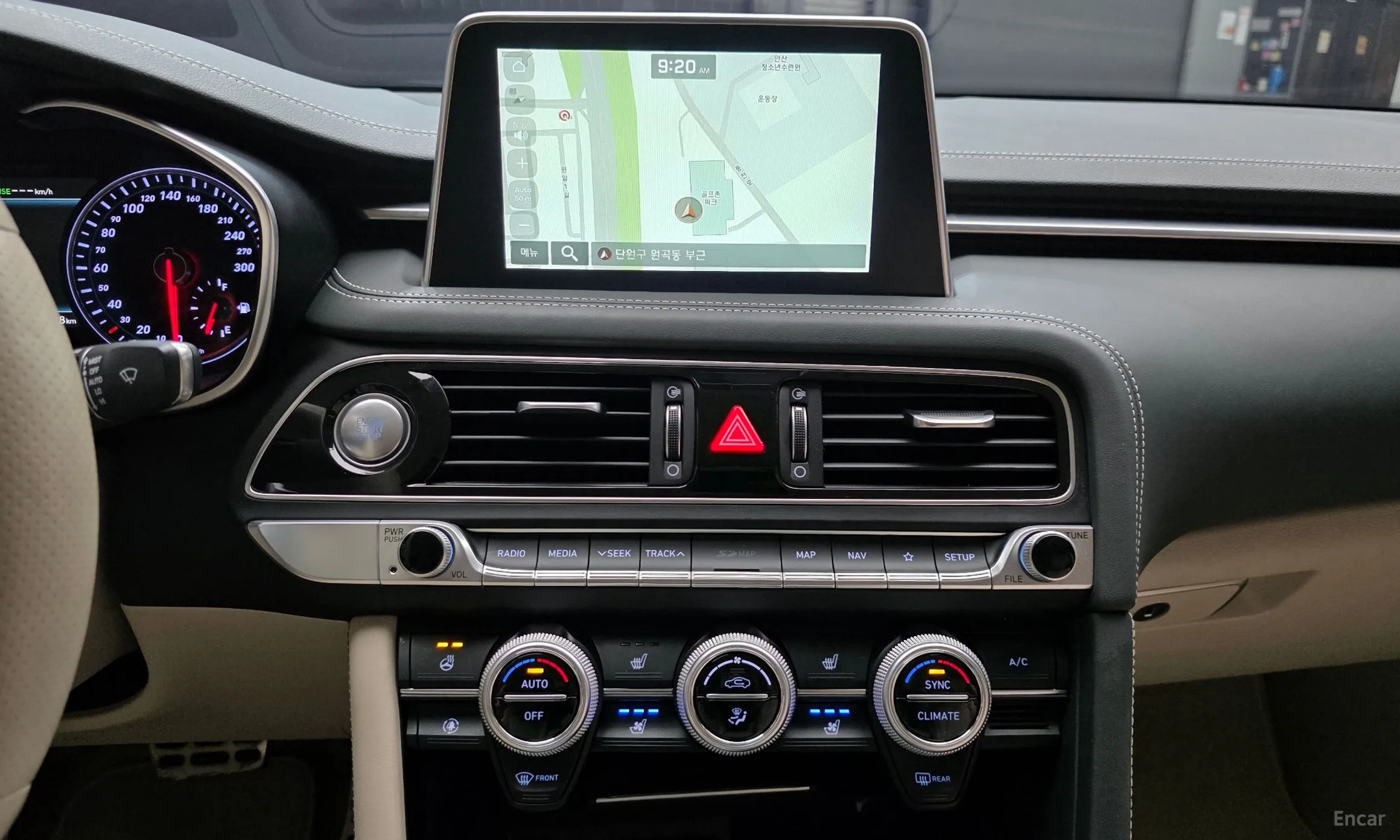 Genesis G70 превью 17