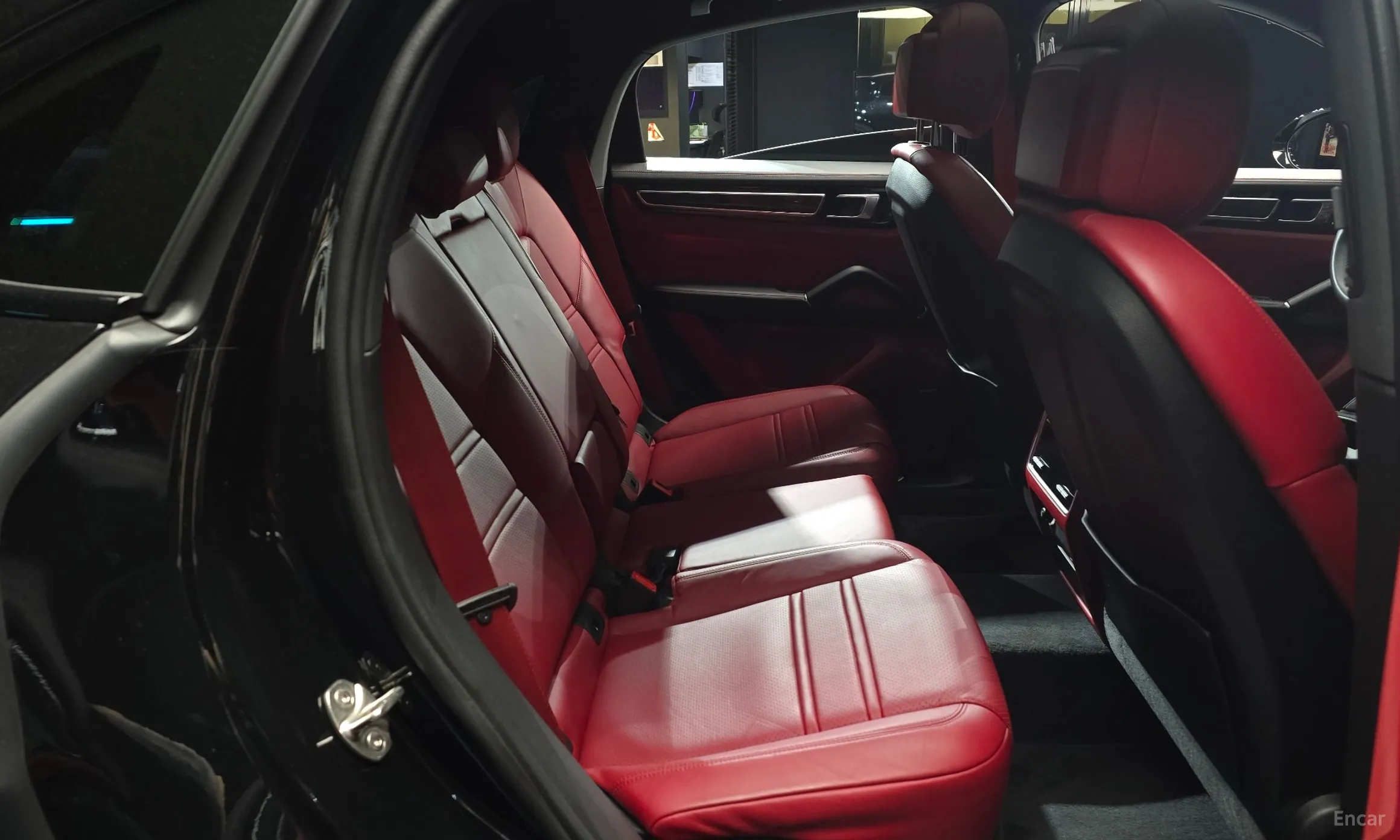 Porsche Cayenne (PO536) превью 12
