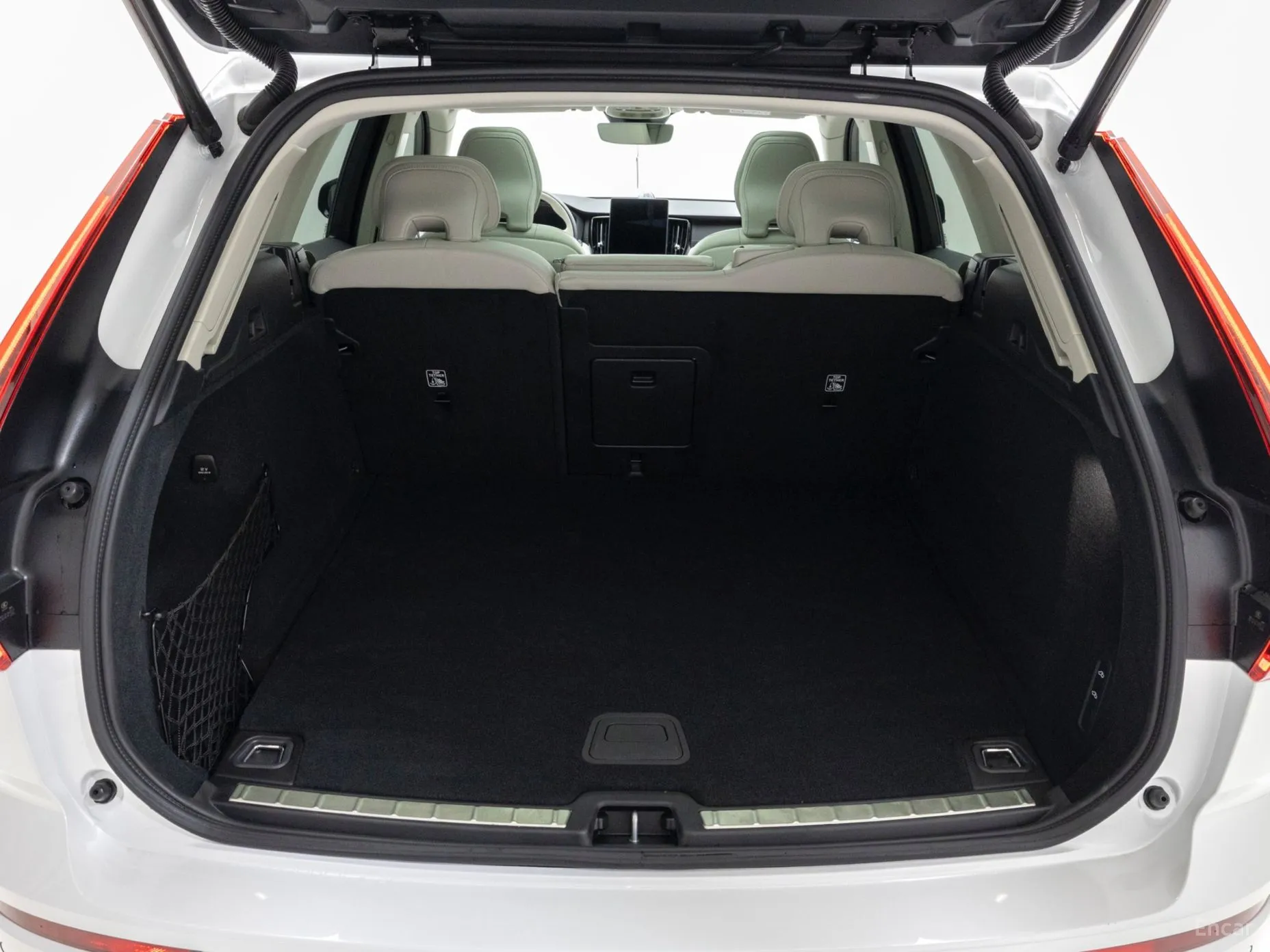 Volvo XC60 Gen 2 превью 17