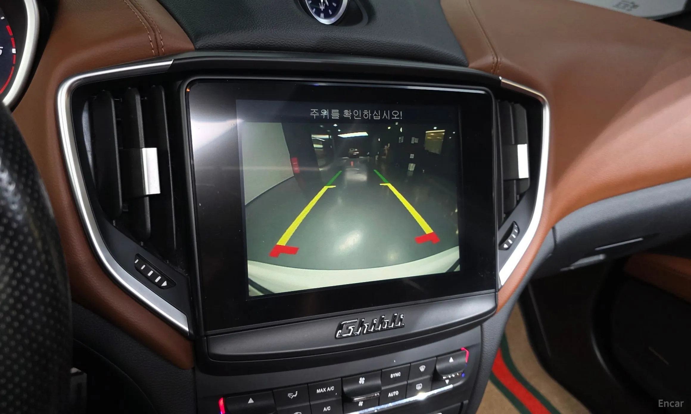 Maserati Ghibli превью 15