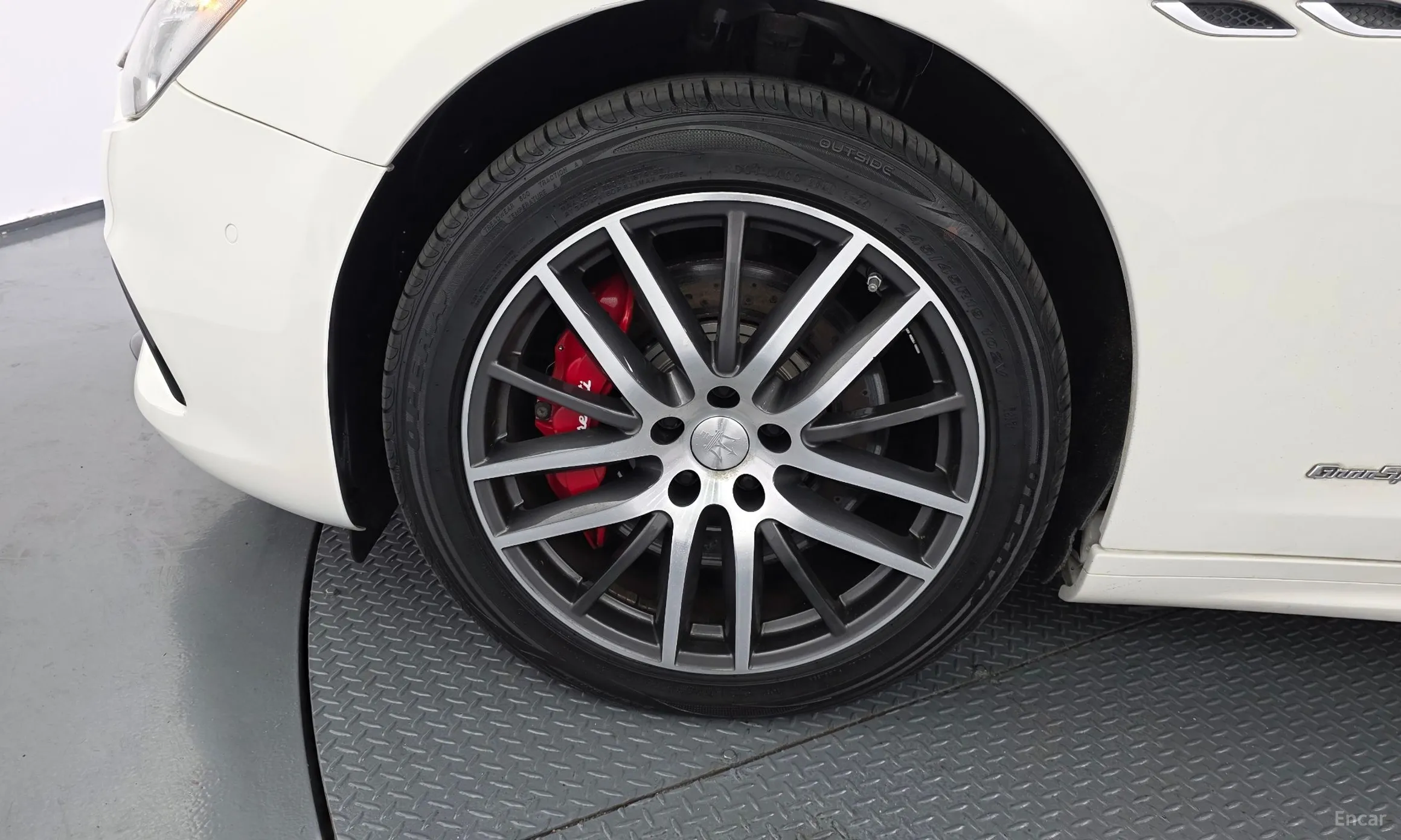 Maserati Ghibli превью 5