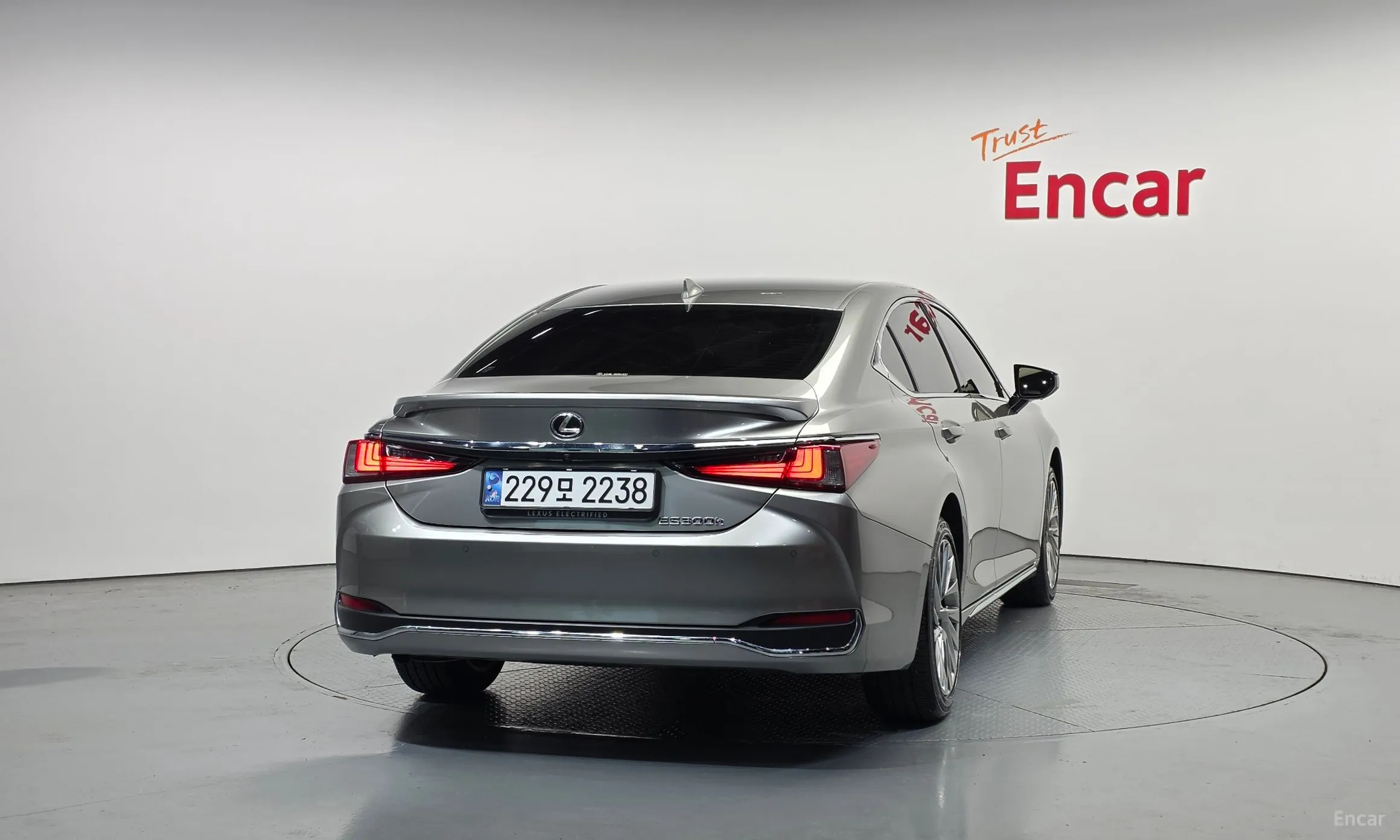 Lexus ES300h 7th Generation превью 4