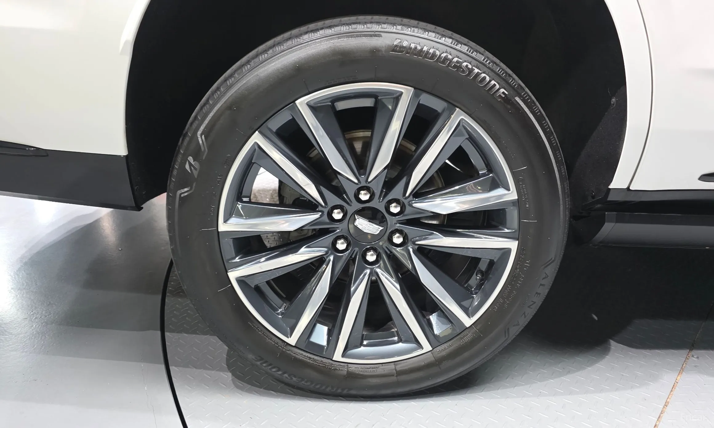 Cadillac Escalade 5th Generation превью 5
