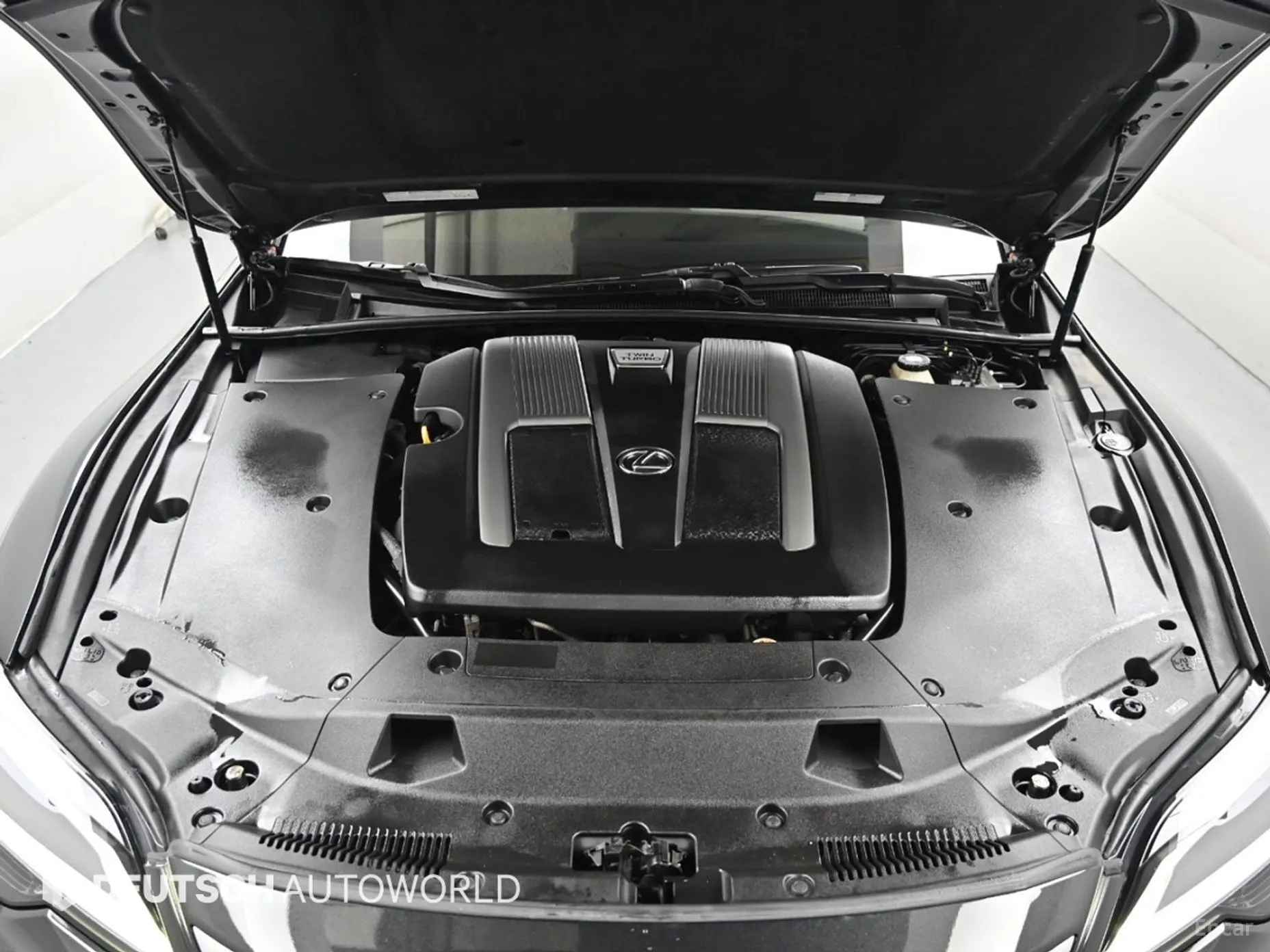 Lexus LS500 5th Generation превью 6