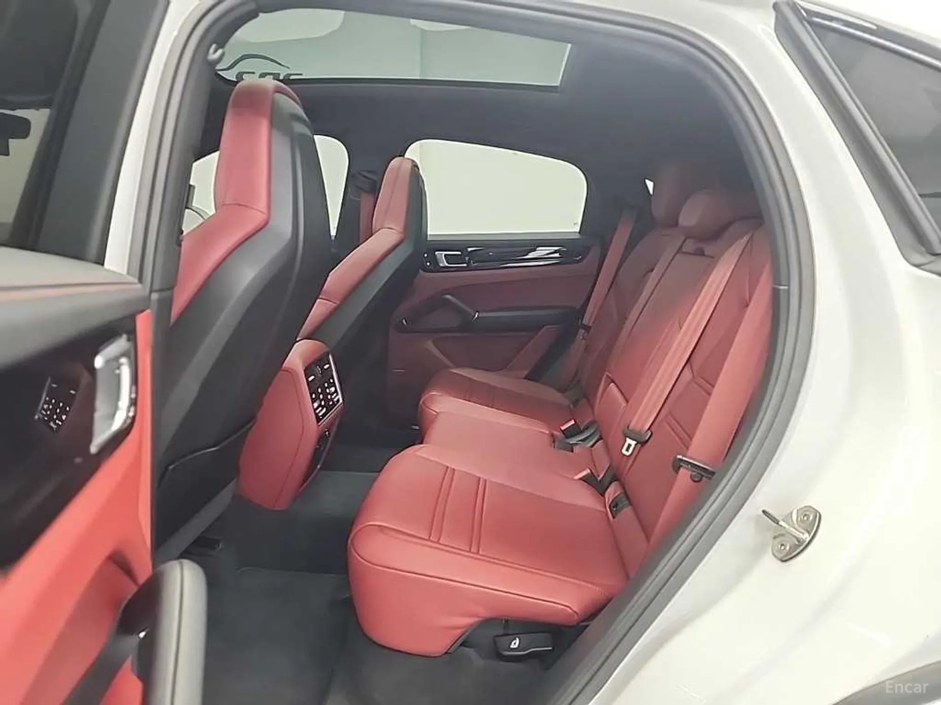 Porsche Cayenne (PO536) превью 12