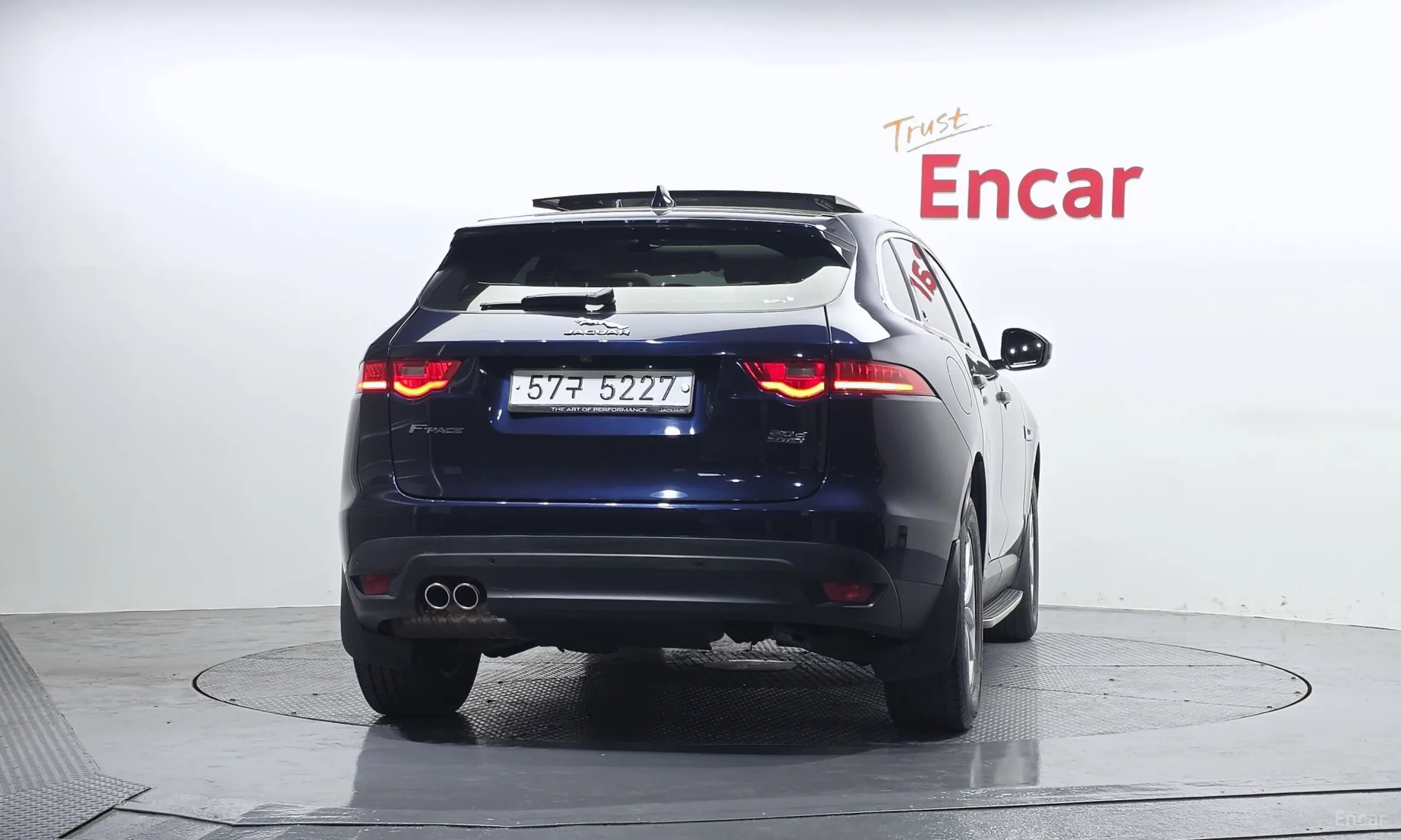 Jaguar F-PACE превью 4