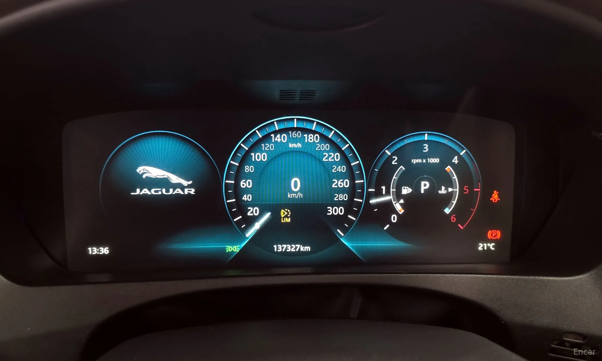 Jaguar F-PACE превью 8