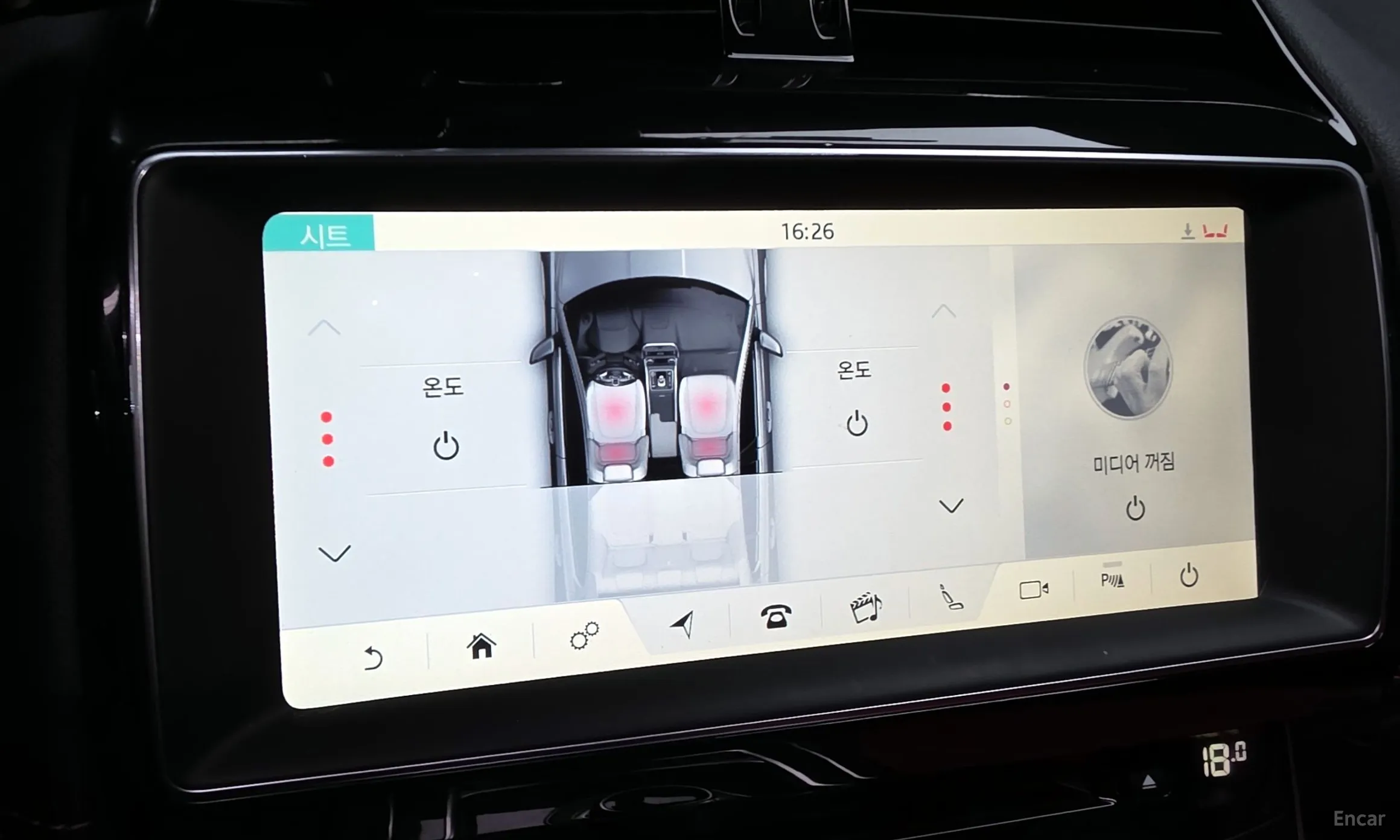 Jaguar XE превью 16