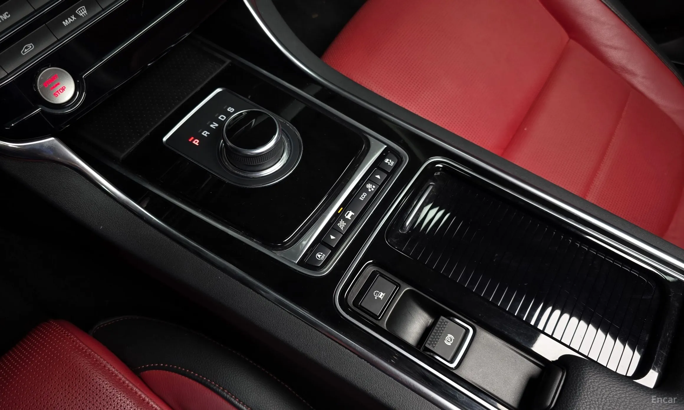 Jaguar XE превью 9