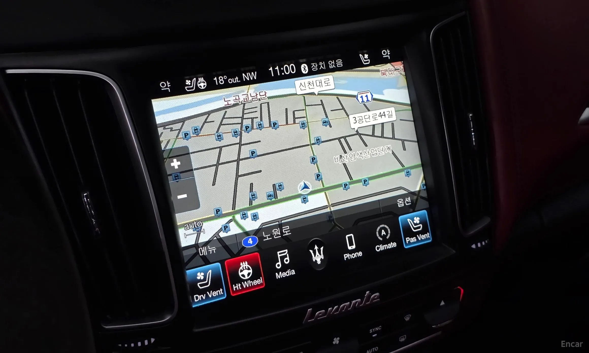 Maserati Levante превью 13