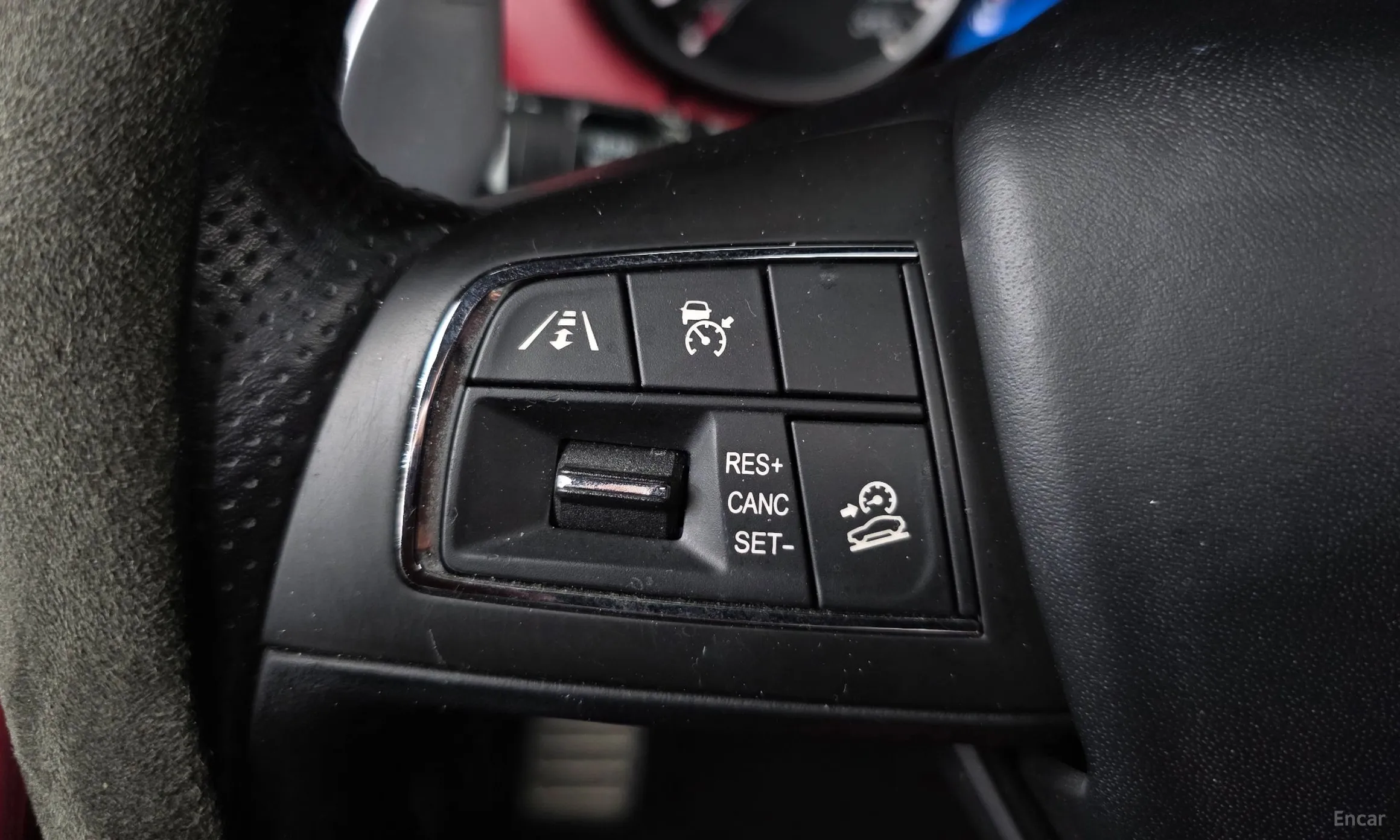 Maserati Levante превью 17