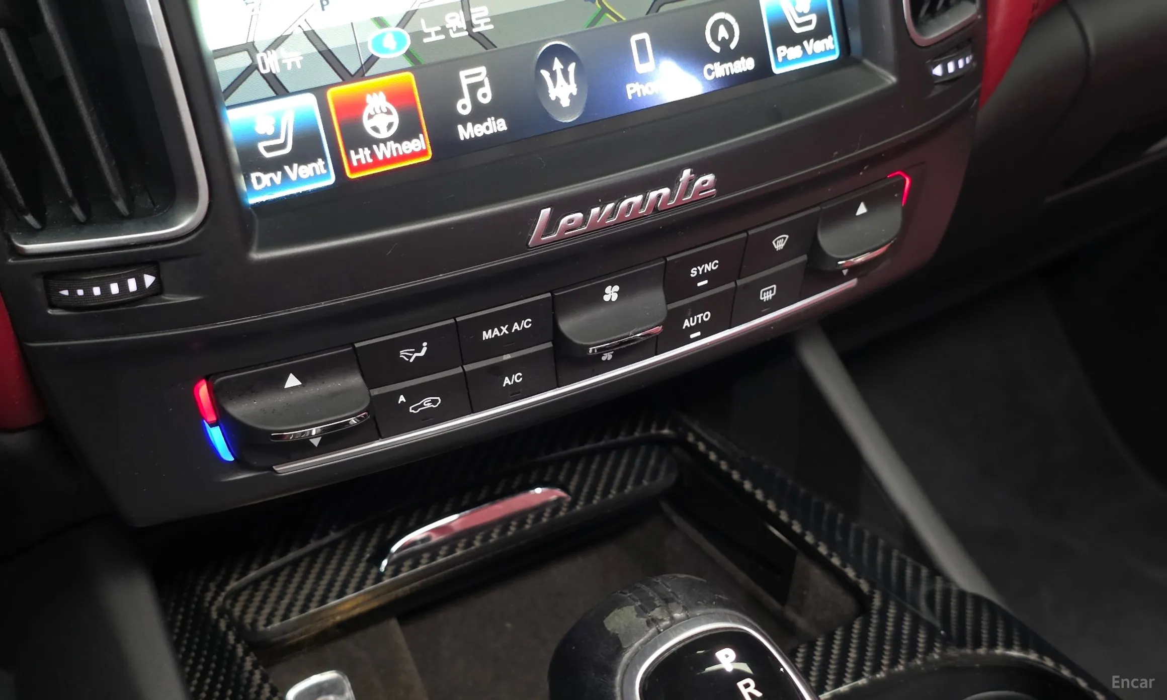 Maserati Levante превью 18