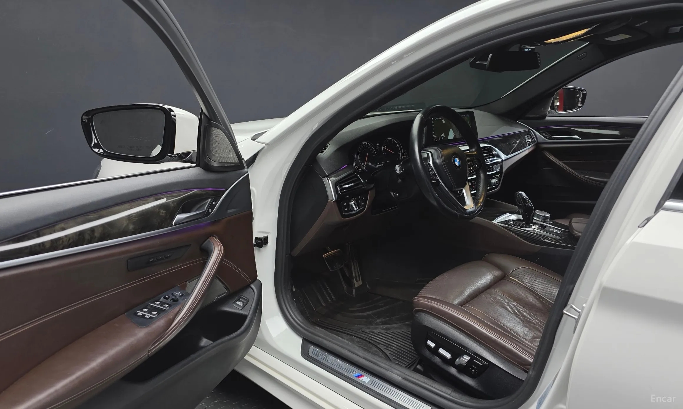 BMW 5 Series (G30) превью 10
