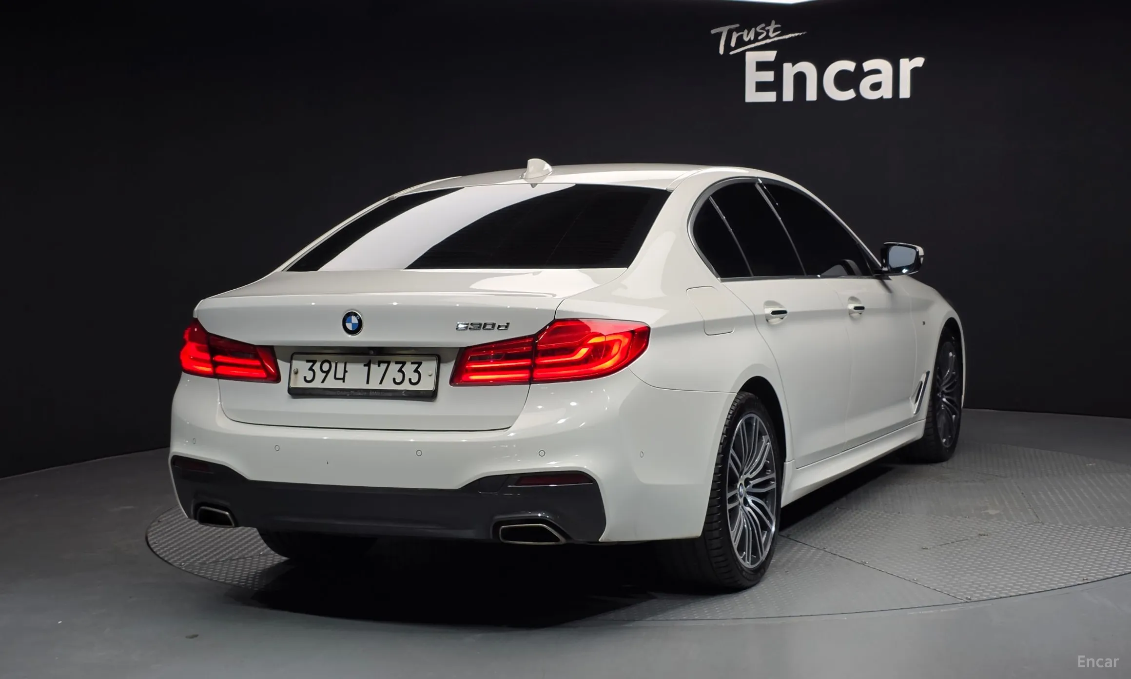 BMW 5 Series (G30) превью 2
