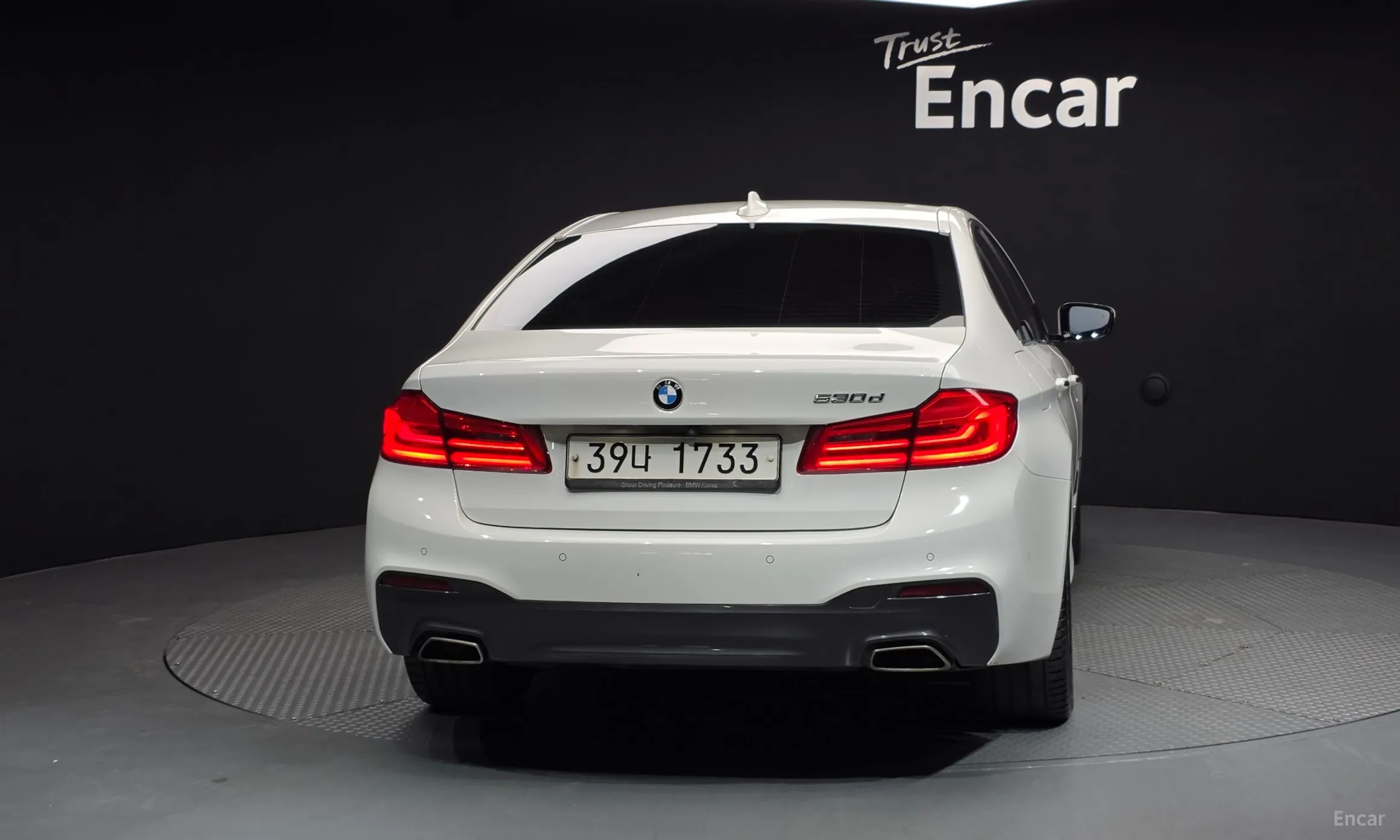 BMW 5 Series (G30) превью 4