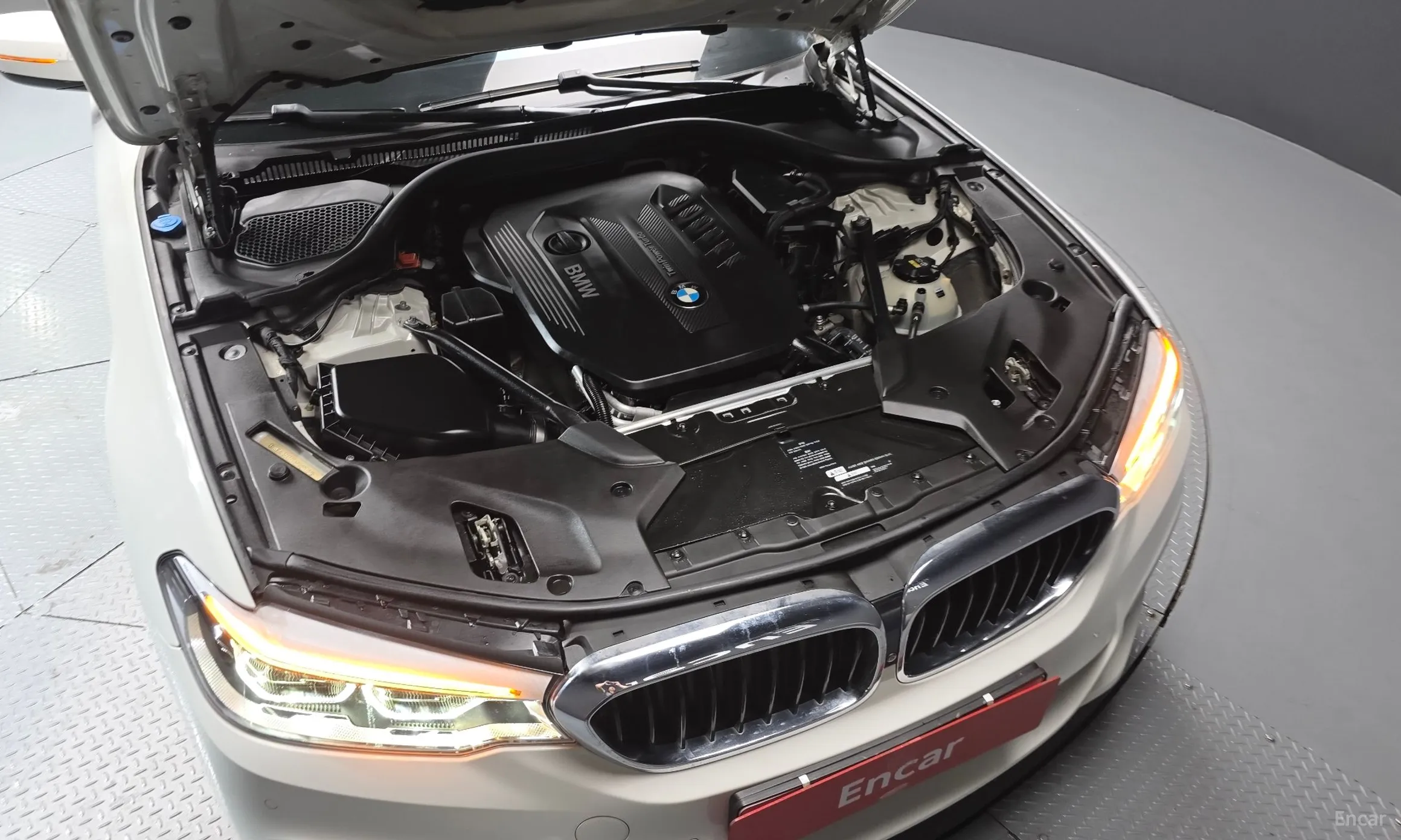 BMW 5 Series (G30) превью 6